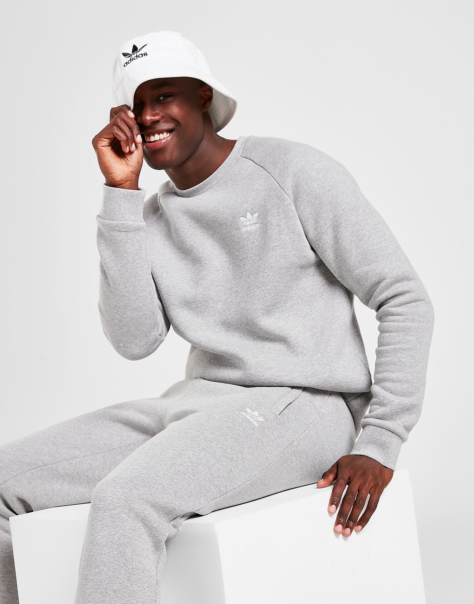 

adidas Originals Trefoil Essential Sweatshirt - Grey - Mens, Grey