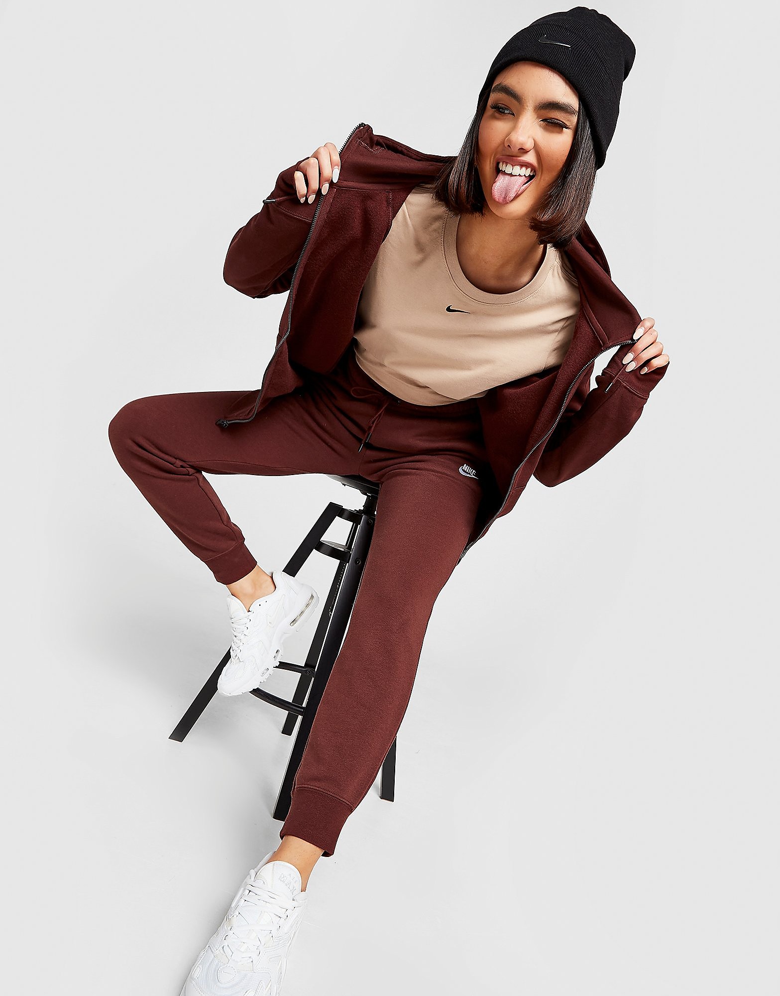 

Nike Essential Futura Joggers - Bronze Eclipse/White - Womens, Bronze Eclipse/White