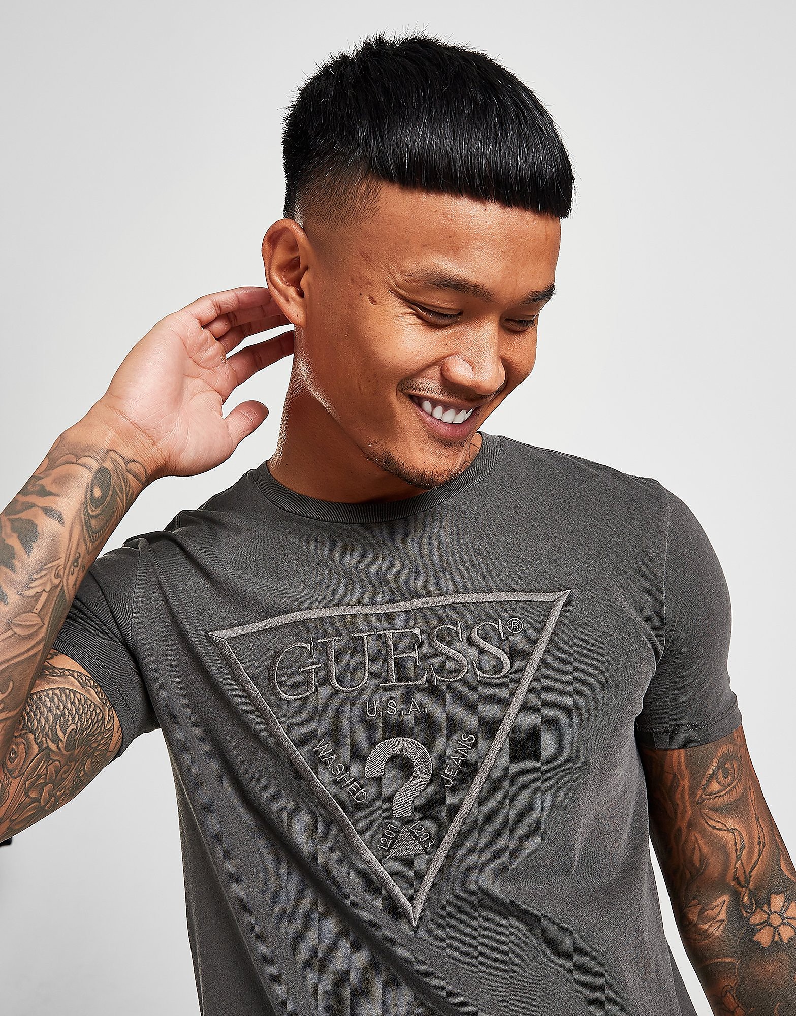 GUESS Embroidered Large Traingle Logo T-Shirt - BLACK - Mens, BLACK
