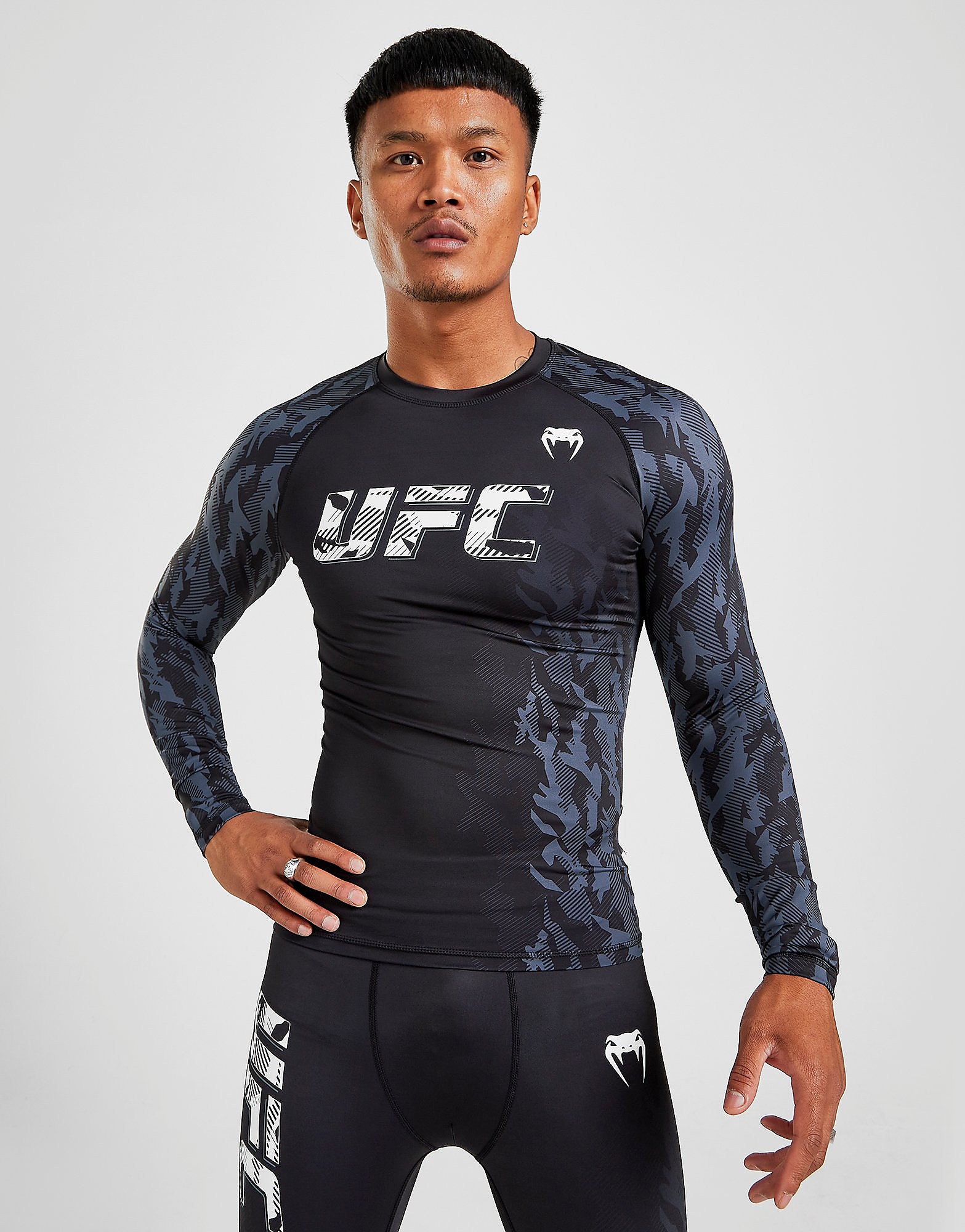 

Venum UFC Fight Week Rash Long Sleeve T-Shirt - Black - Mens, Black