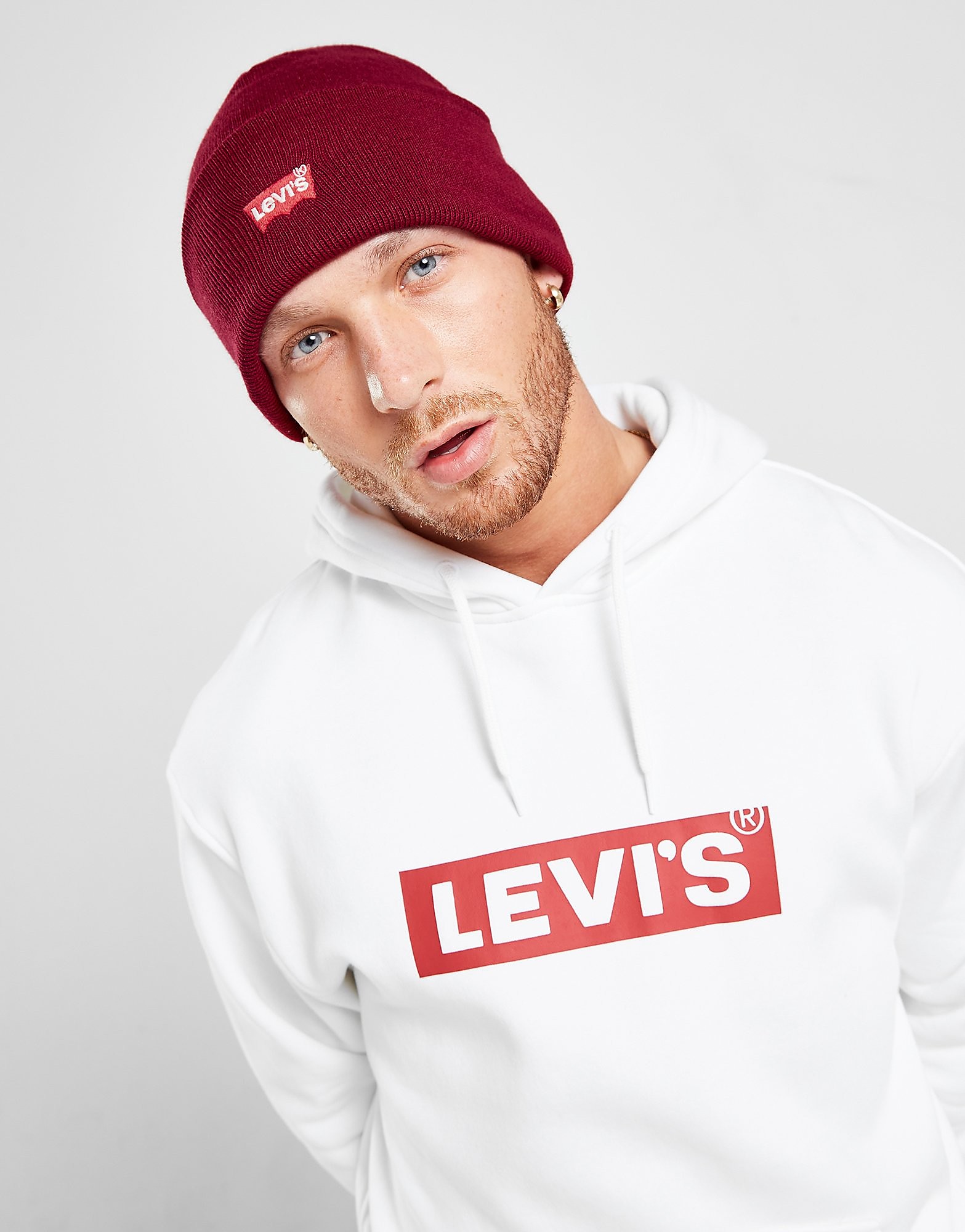 Levis Batwing Cuffed Beanie Hat, Rood