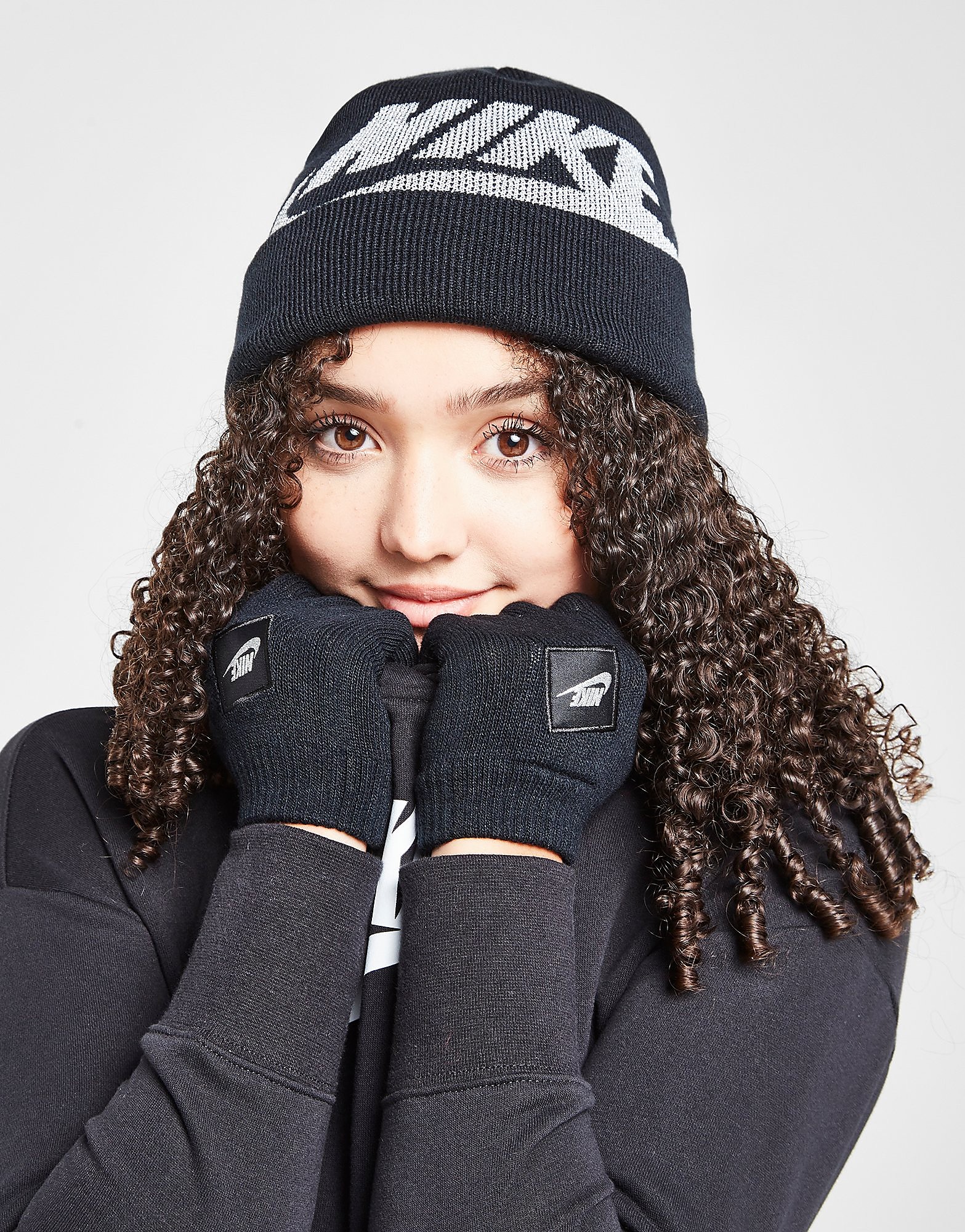 

Nike Futura Beanie/Gloves Set Junior - Black - Kids, Black