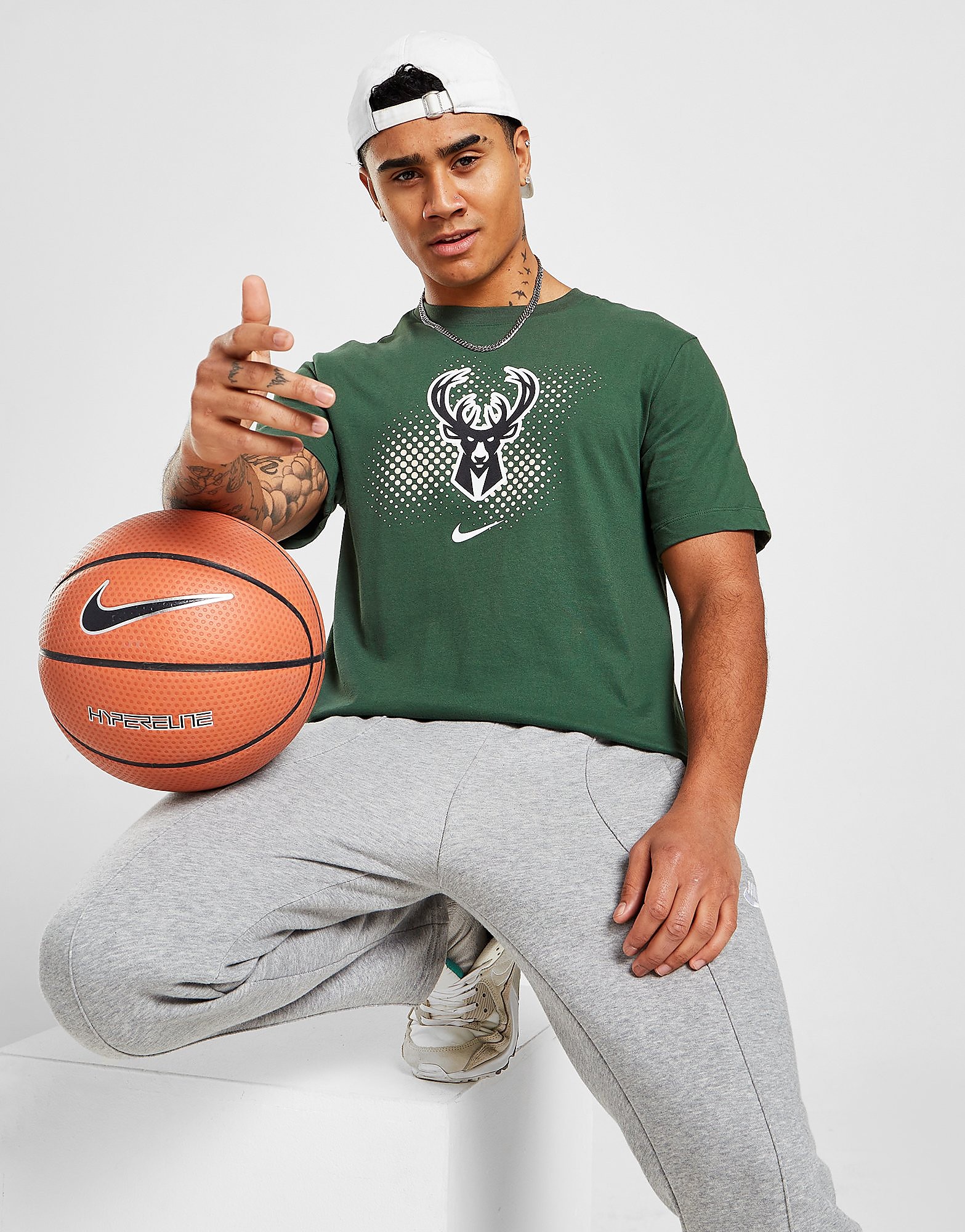 

Nike NBA Milwaukee Bucks Logo T-Shirt - Fir - Mens, Fir