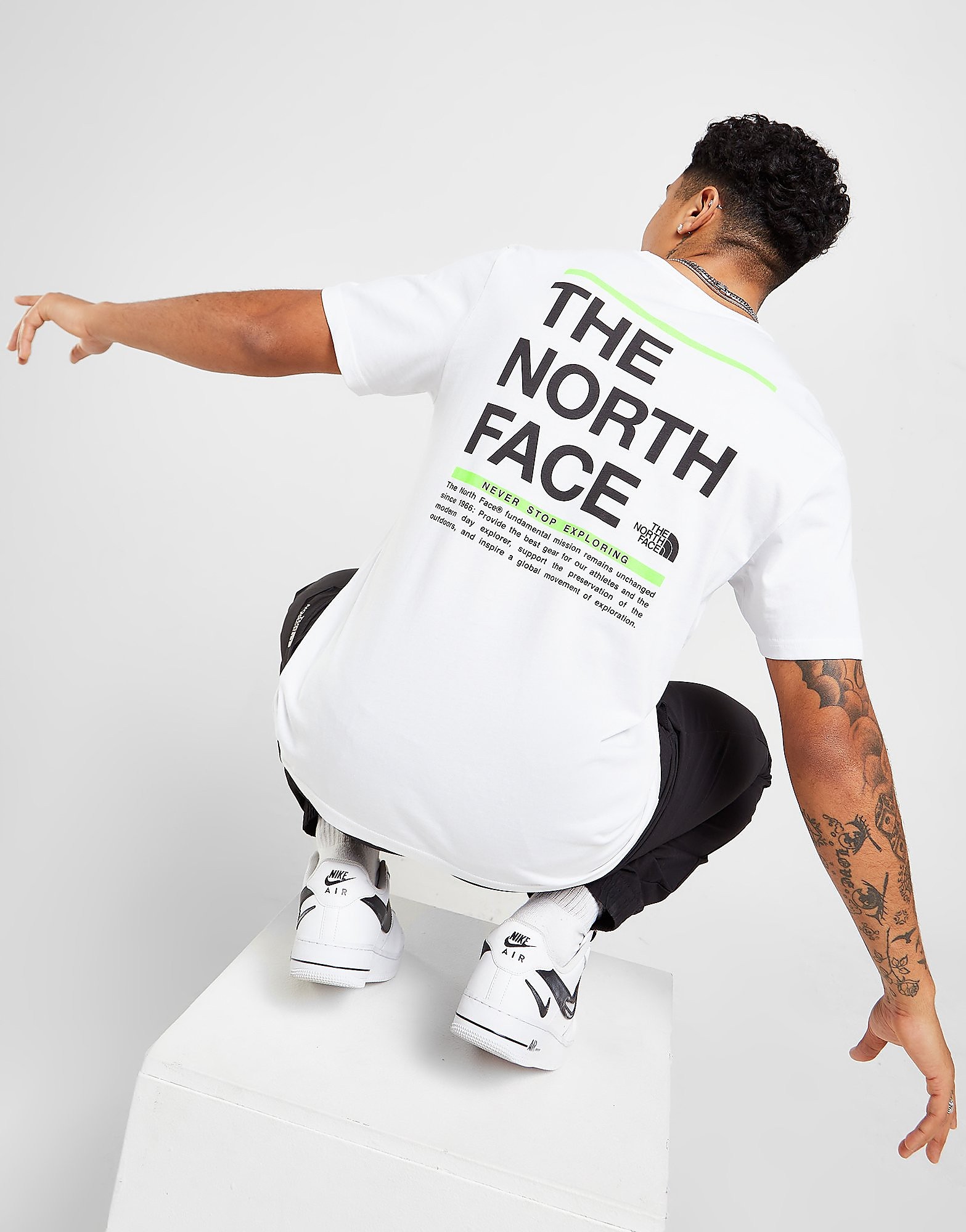 

The North Face Back Hit T-Shirt - Only at JD - White/BK/GN - Mens, White/BK/GN