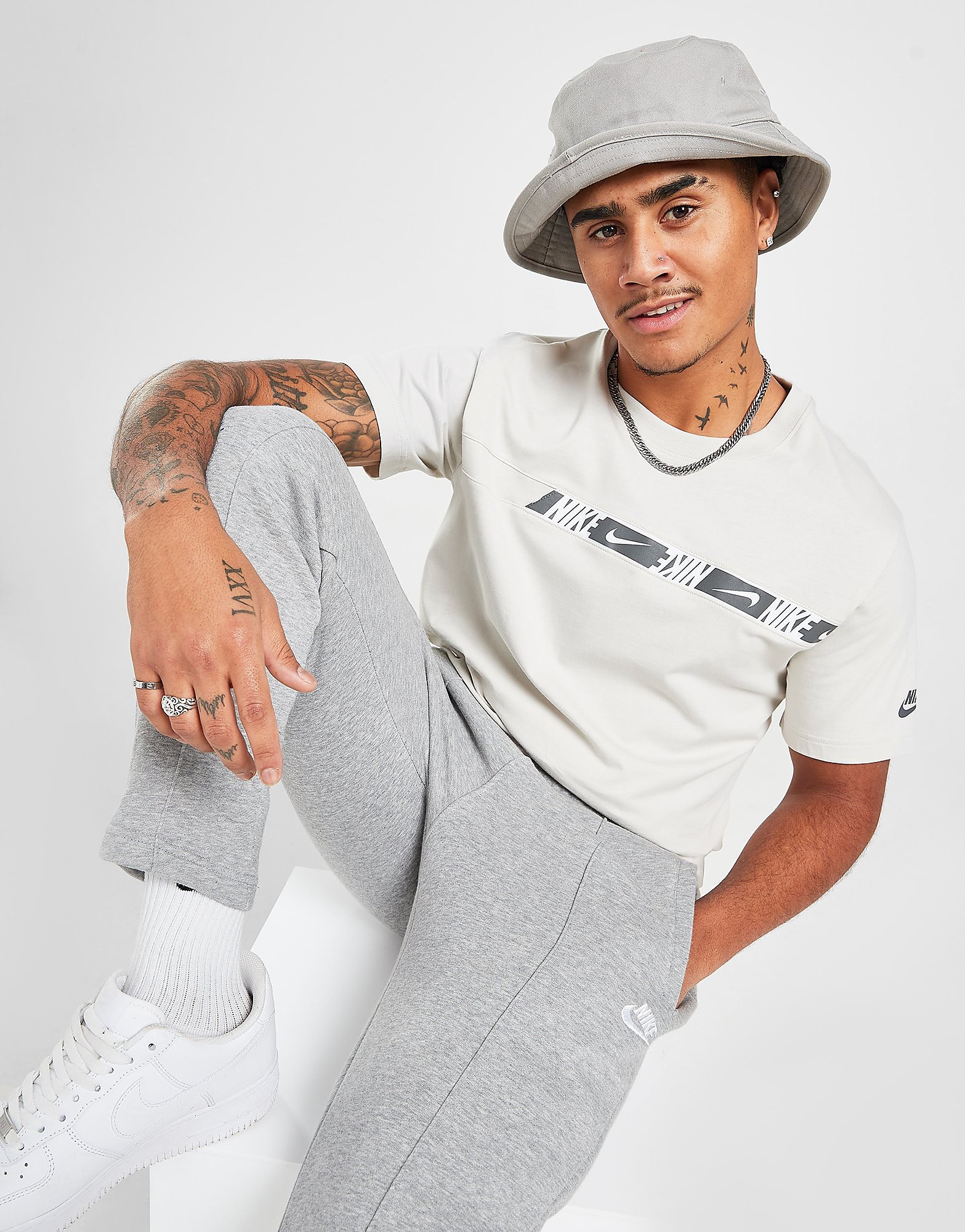 

Nike Repeat T-Shirt - Light Bone/Light Bone/Iron Grey, Light Bone/Light Bone/Iron Grey