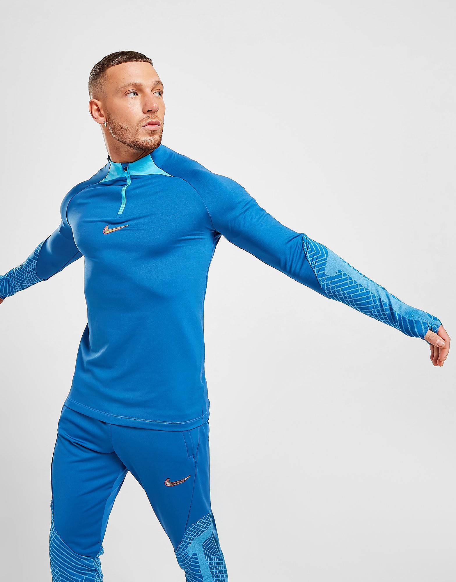 

Nike Strike 1/4 Zip Top - Dark Marina Blue/Chlorine Blue/Dark Marina Blue/Siren Red - Mens, Dark Marina Blue/Chlorine Blue/Dark Marina Blue/Siren Red
