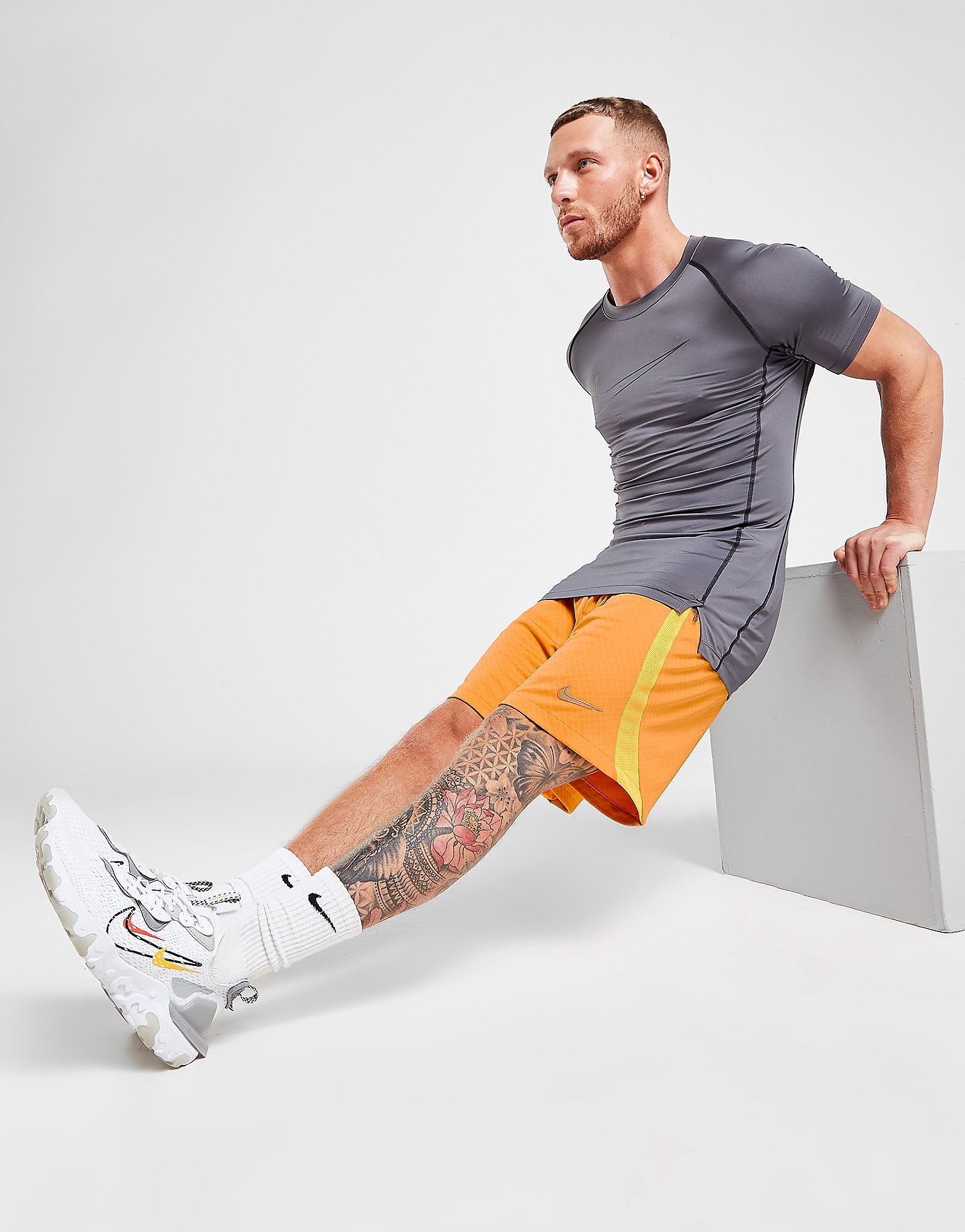 

Nike Strike Shorts - Light Curry/Laser Orange/Siren Red - Mens, Light Curry/Laser Orange/Siren Red