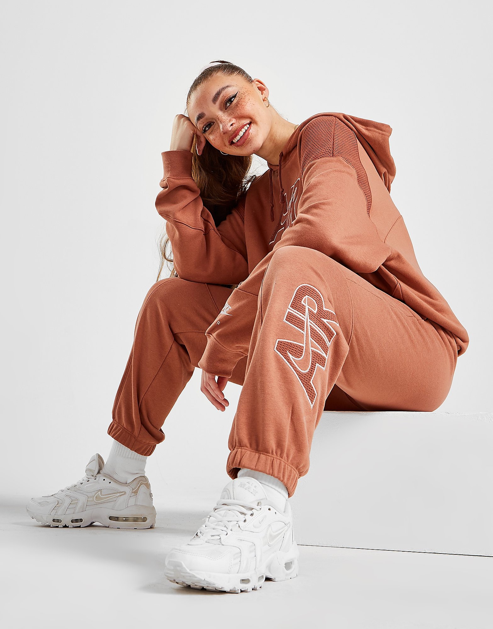 

Nike Air Joggers - Mineral Clay/Red Bark/Pink Oxford - Womens, Mineral Clay/Red Bark/Pink Oxford