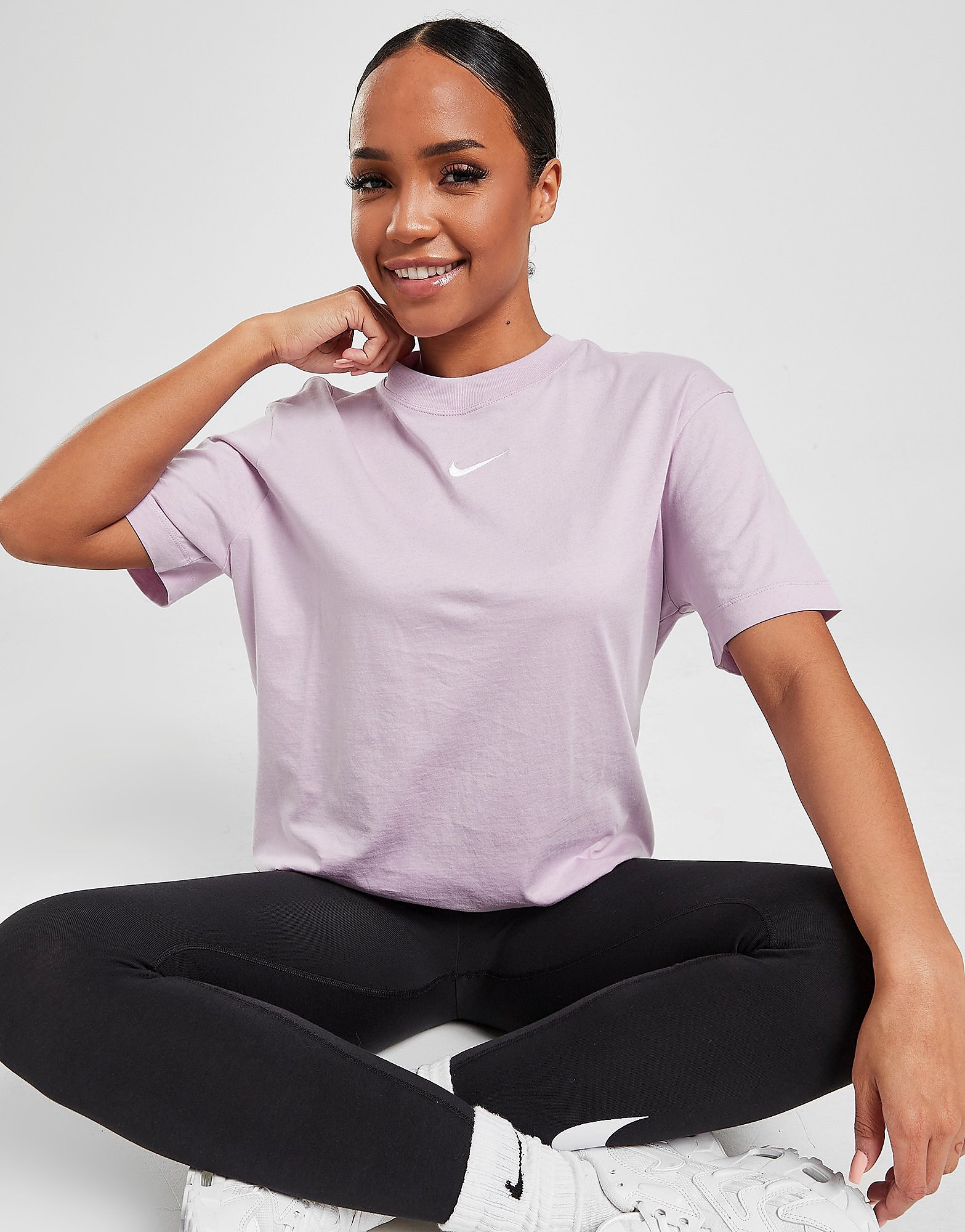 

Nike Essential Boyfriend T-Shirt - Doll/White - Womens, Doll/White
