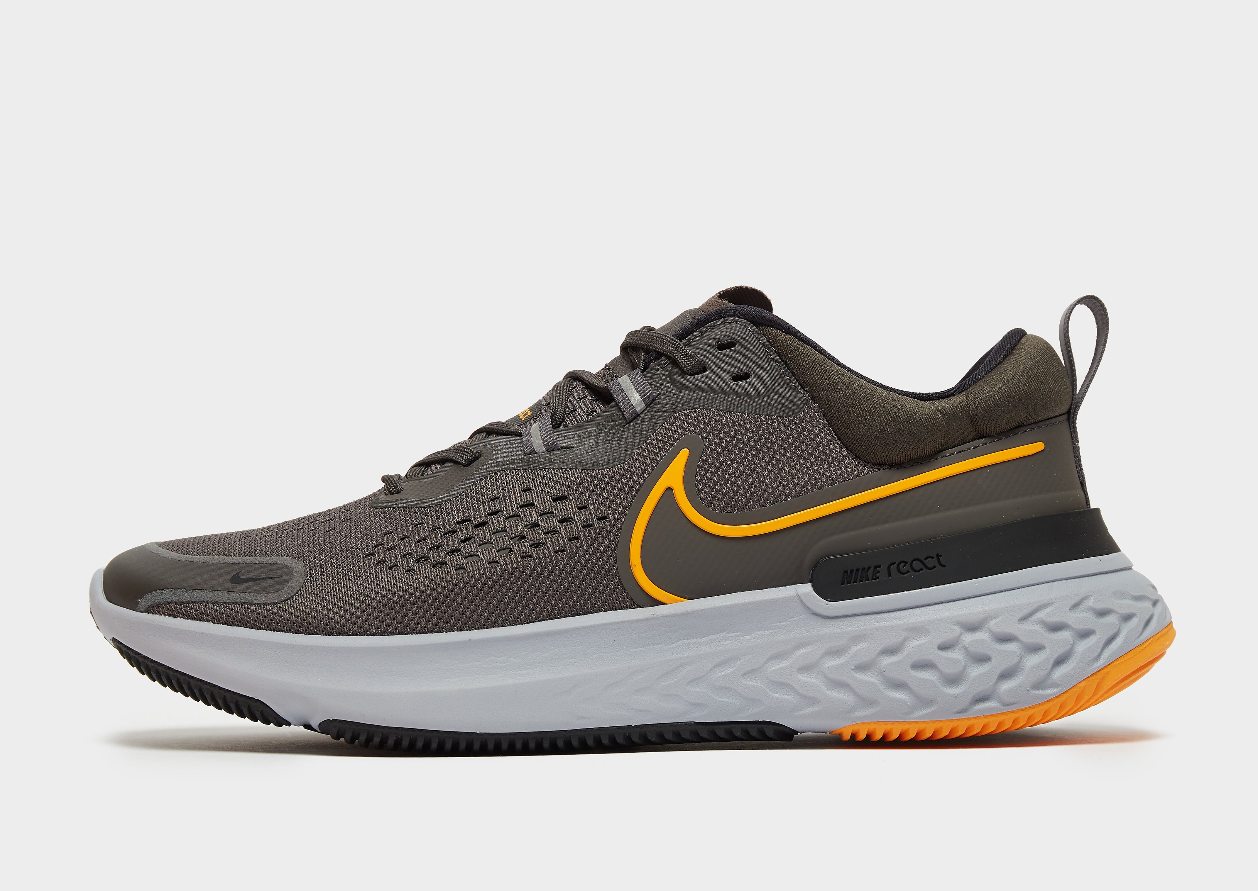

Nike React Miler 2 - Medium Ash/Black/Wolf Grey/Kumquat - Mens, Medium Ash/Black/Wolf Grey/Kumquat