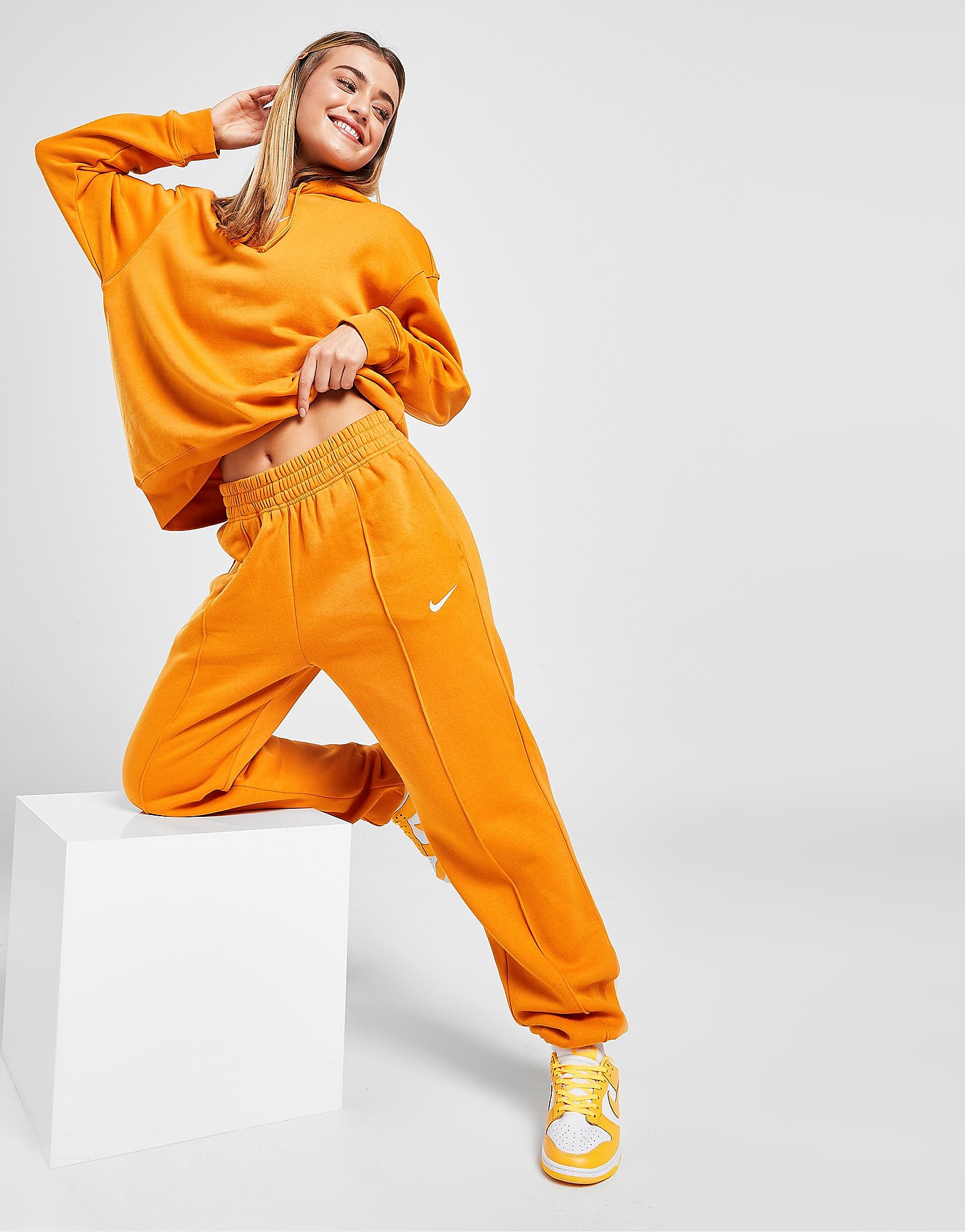 

Nike Trend Cuffed Joggers - Light Curry/White - Womens, Light Curry/White