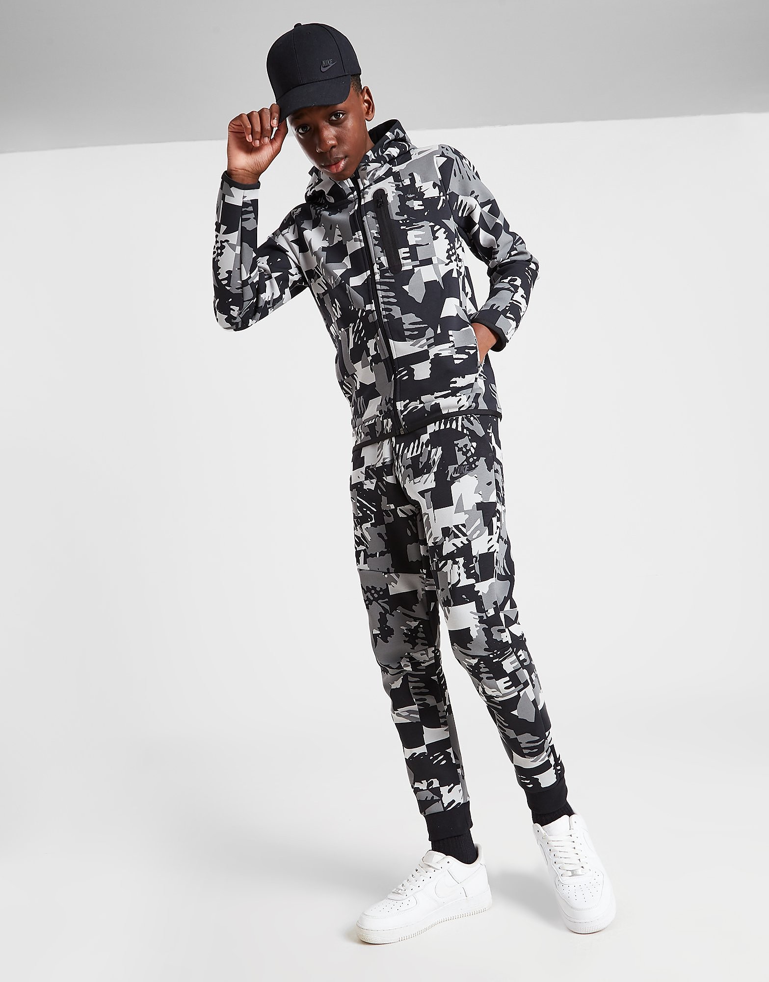 

Nike All Over Print Tech Fleece Joggers Junior - Light Smoke Grey/Black/Black - Kids, Light Smoke Grey/Black/Black