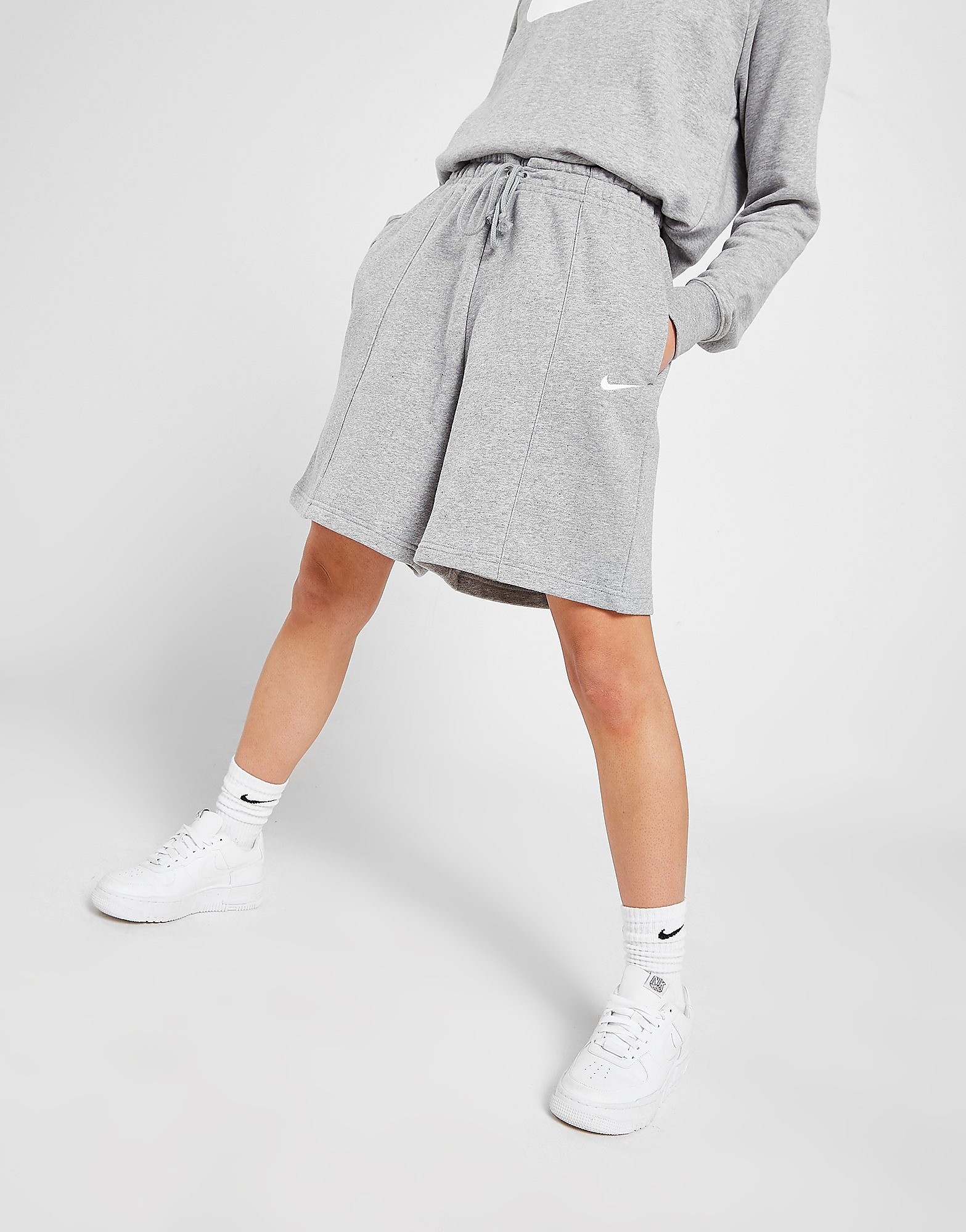

Nike Sportswear Essential Fleece High-Rise Shorts Women - Dark Grey/White - Womens, Dark Grey/White