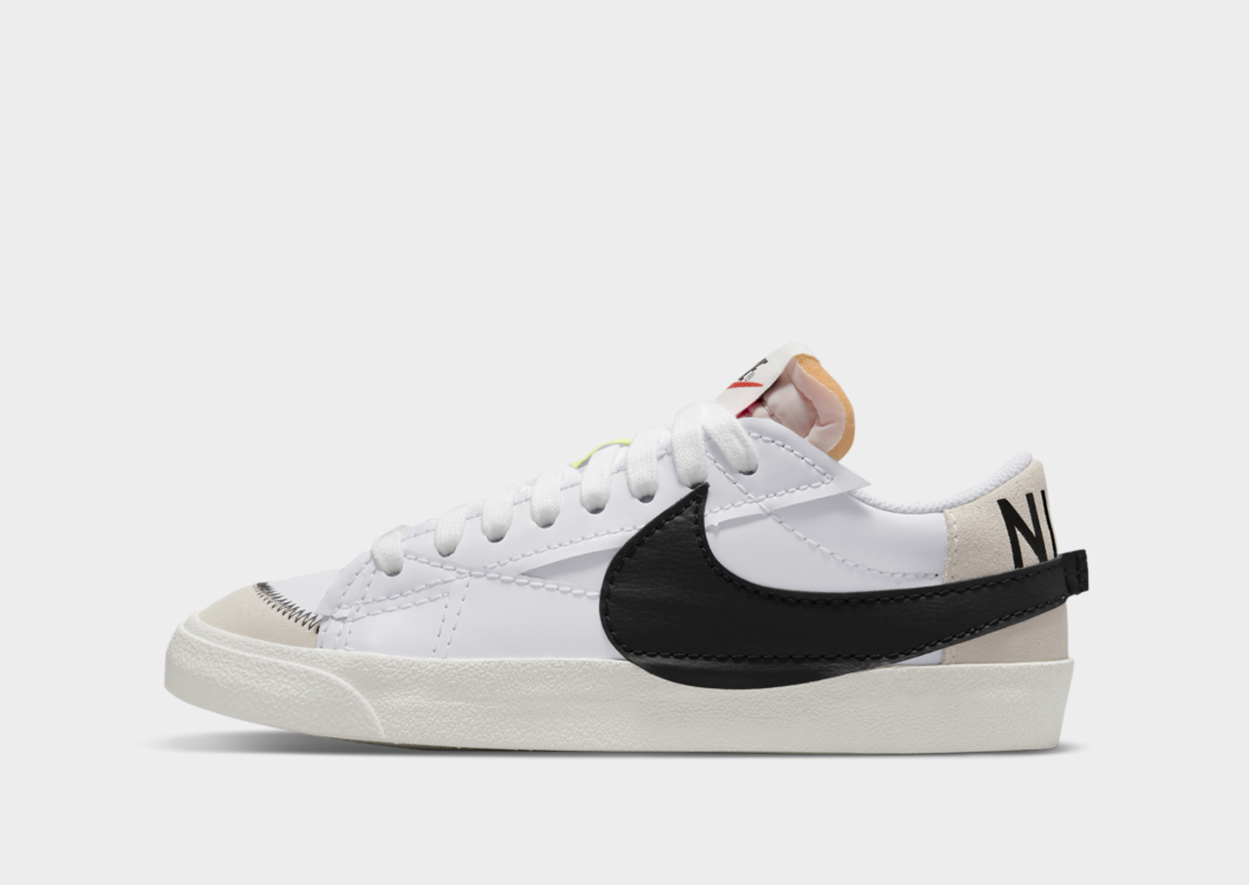 

Nike Blazer Low '77 Jumbo - White/White/Sail/Black/Black - Mens, White/White/Sail/Black/Black