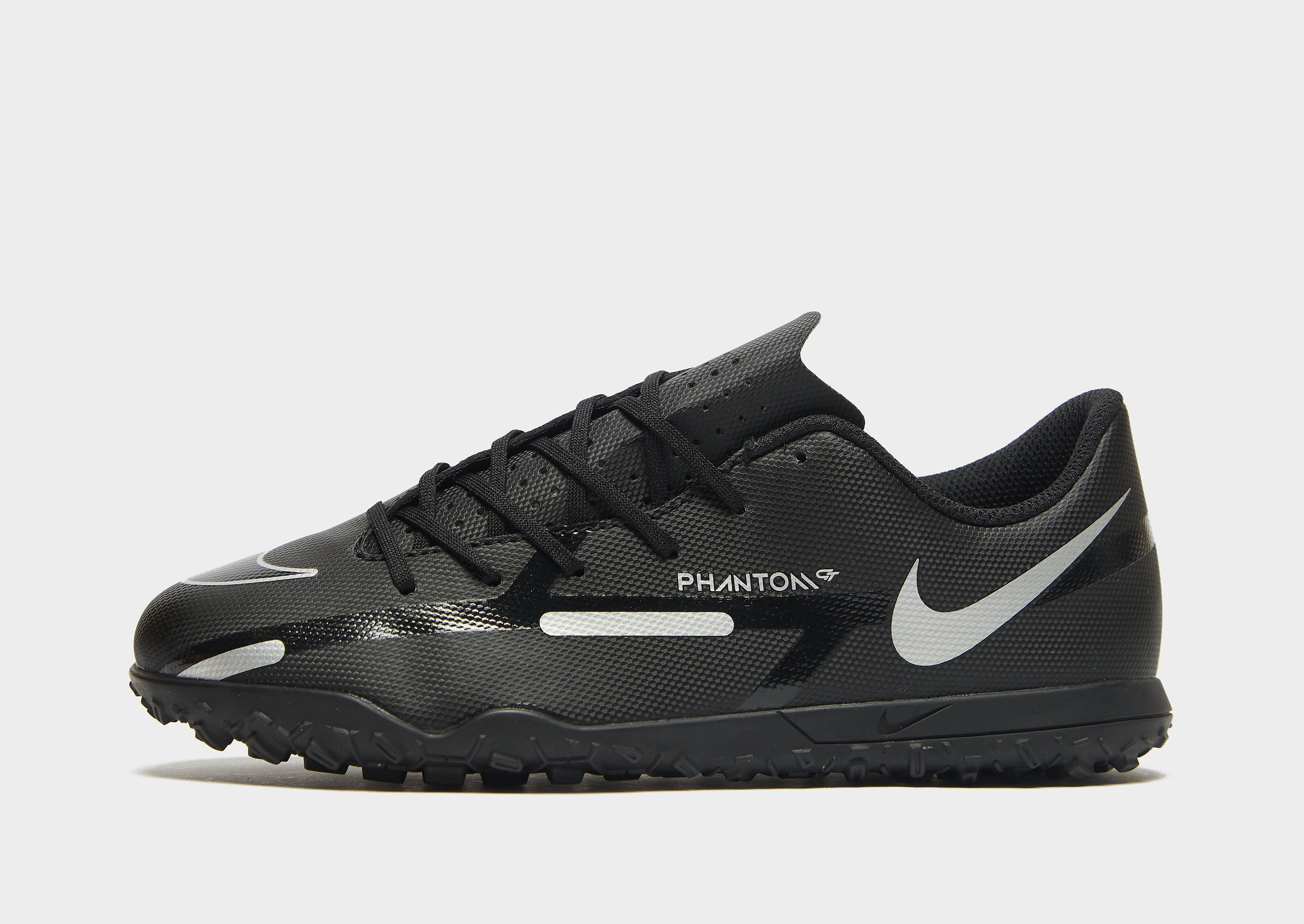 

Nike Phantom GT2 Club TF Junior - Black/Dark Grey/Metallic Silver - Kids, Black/Dark Grey/Metallic Silver