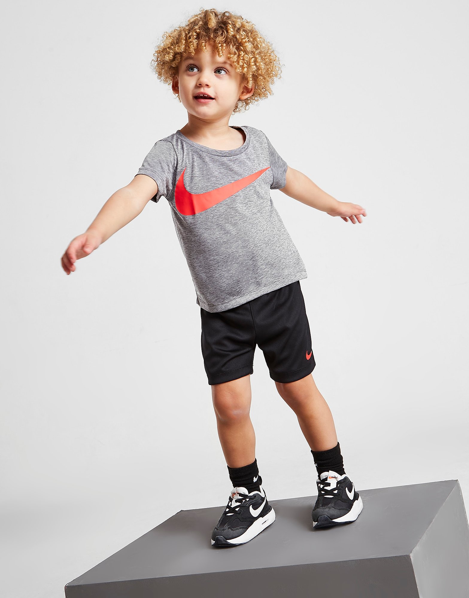 

Nike Dri-FIT T-Shirt/Shorts Set Infant - Grey - Kids, Grey