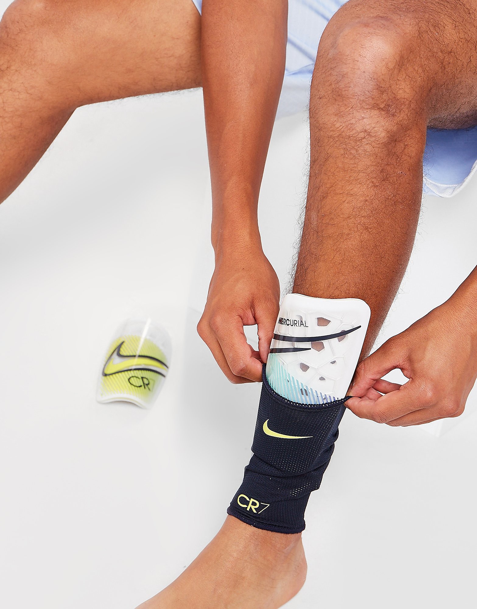 

Nike CR7 Mercurial Lite Shin Guards - White/Yellow - Womens, White/Yellow