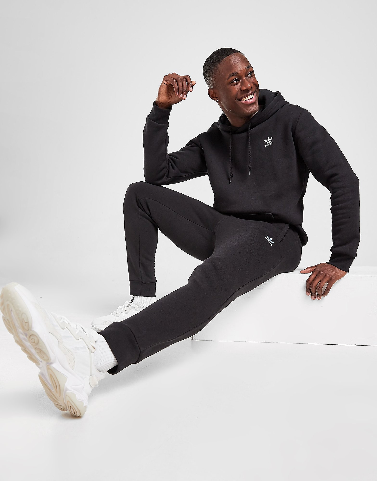 adidas Originals Trefoil Essential Joggers - Only at JD, Svart