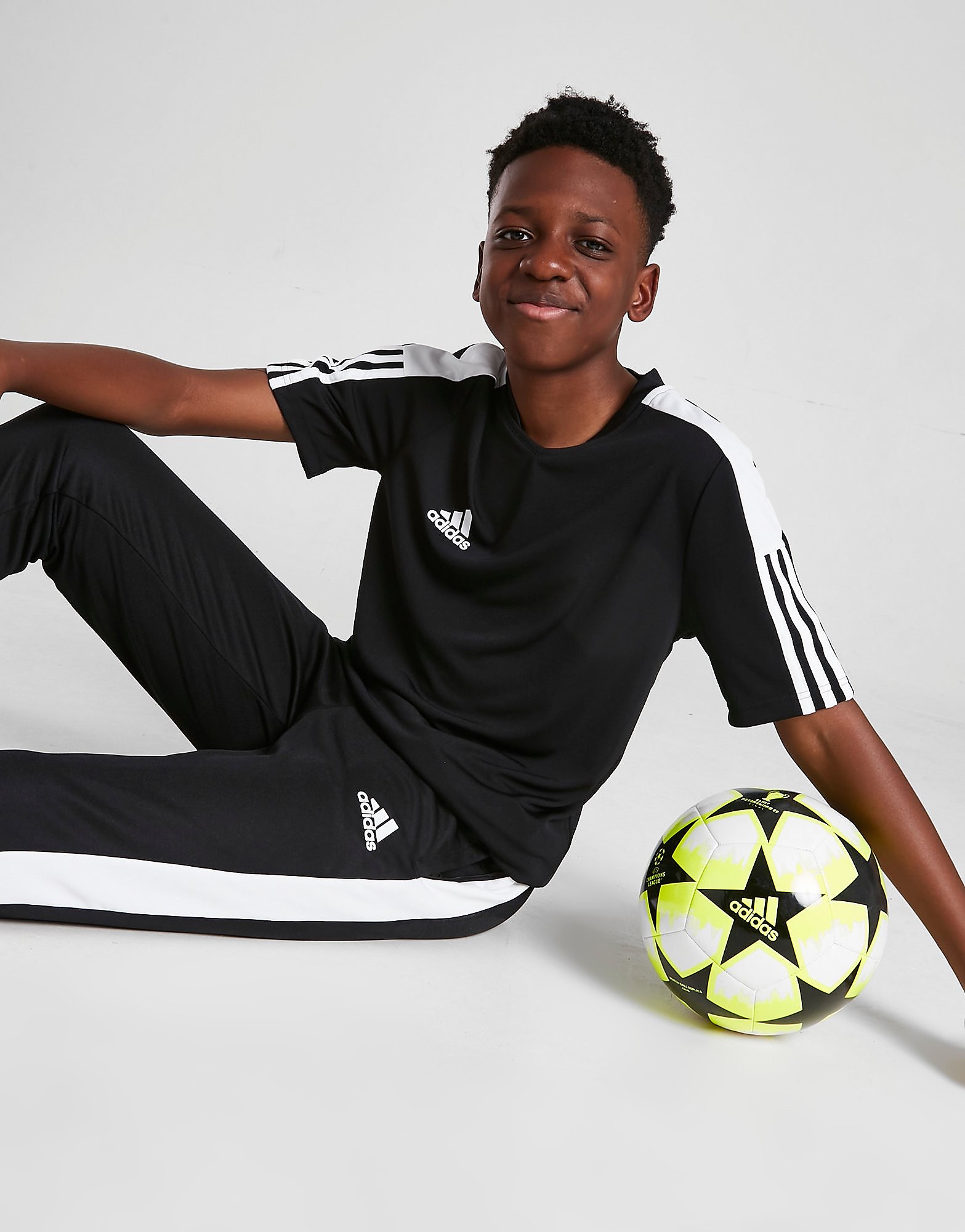 

adidas Tiro Essential Shirt Junior - Black - Kids, Black