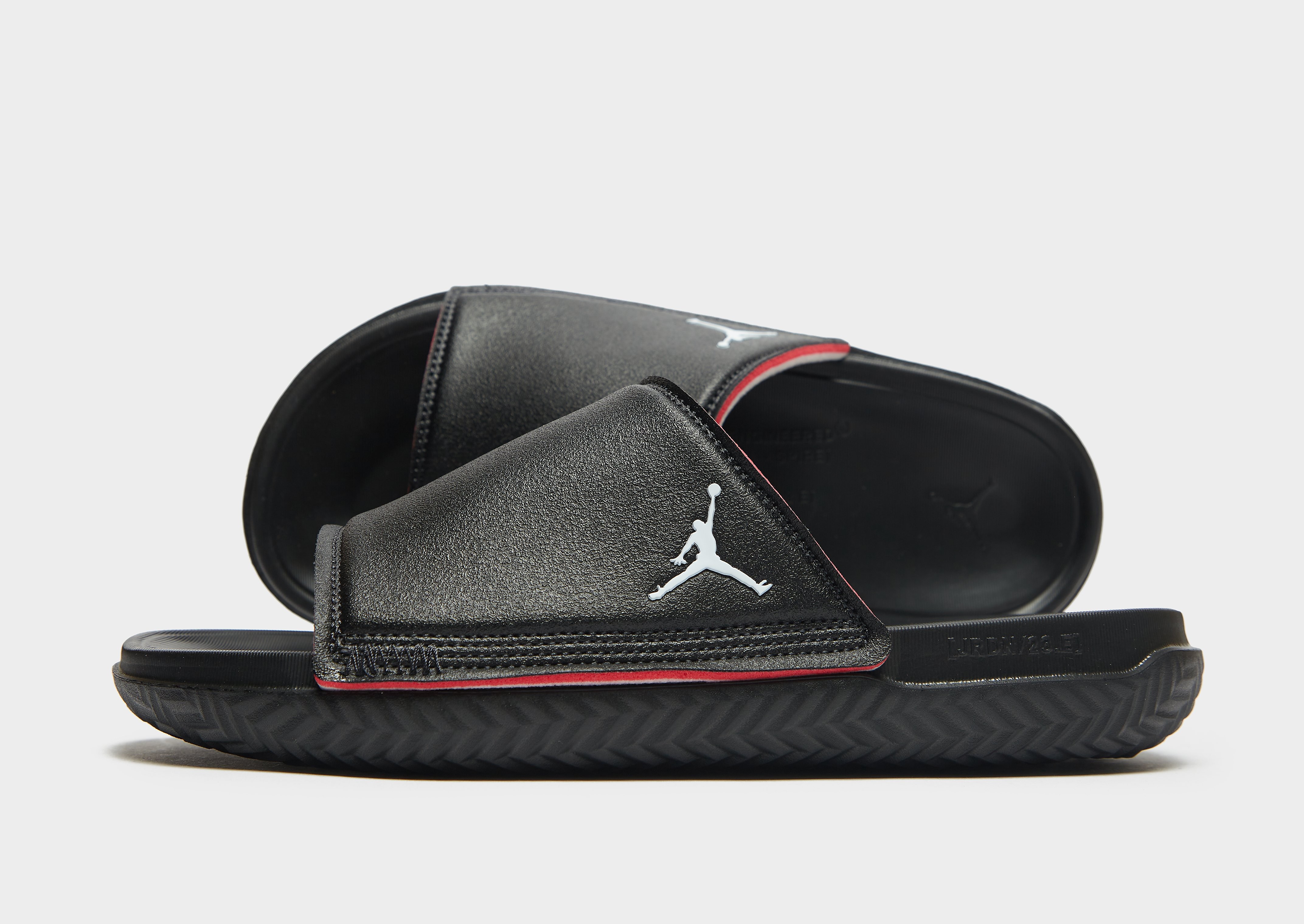 

Jordan Play Slides - Black/Photon Dust/Off-Noir/University Red - Mens, Black/Photon Dust/Off-Noir/University Red