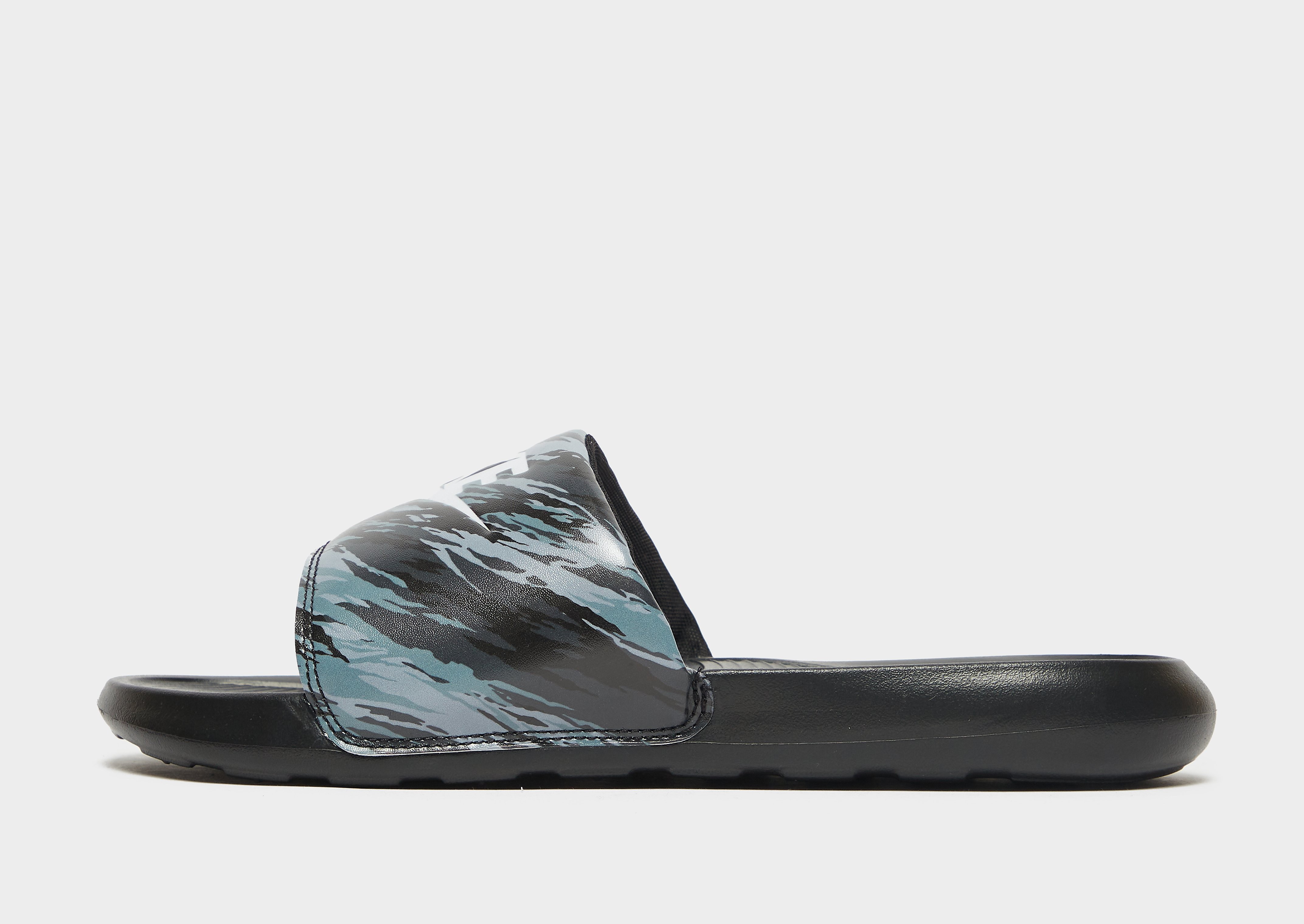 

Nike Victori Slides - Black/Off-Noir/Dark Smoke Grey/Pure Platinum/Grey - Mens, Black/Off-Noir/Dark Smoke Grey/Pure Platinum/Grey