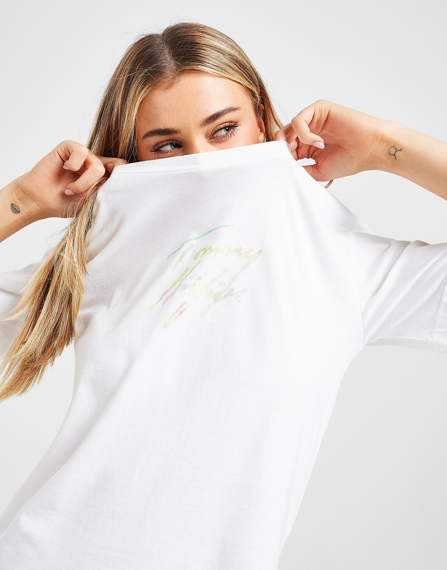 

Tommy Hilfiger Signature Logo T-Shirt - White - Womens, White