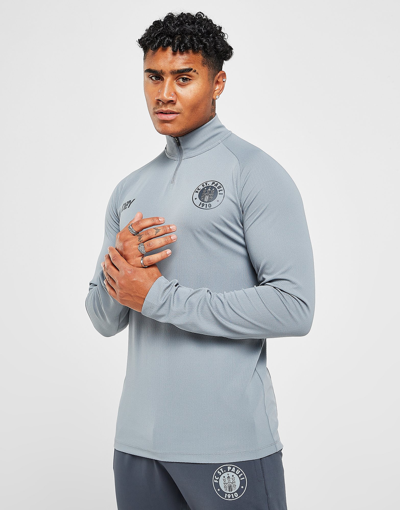 

Official Team St. Pauli 2021/22 Training Top - Grey - Mens, Grey