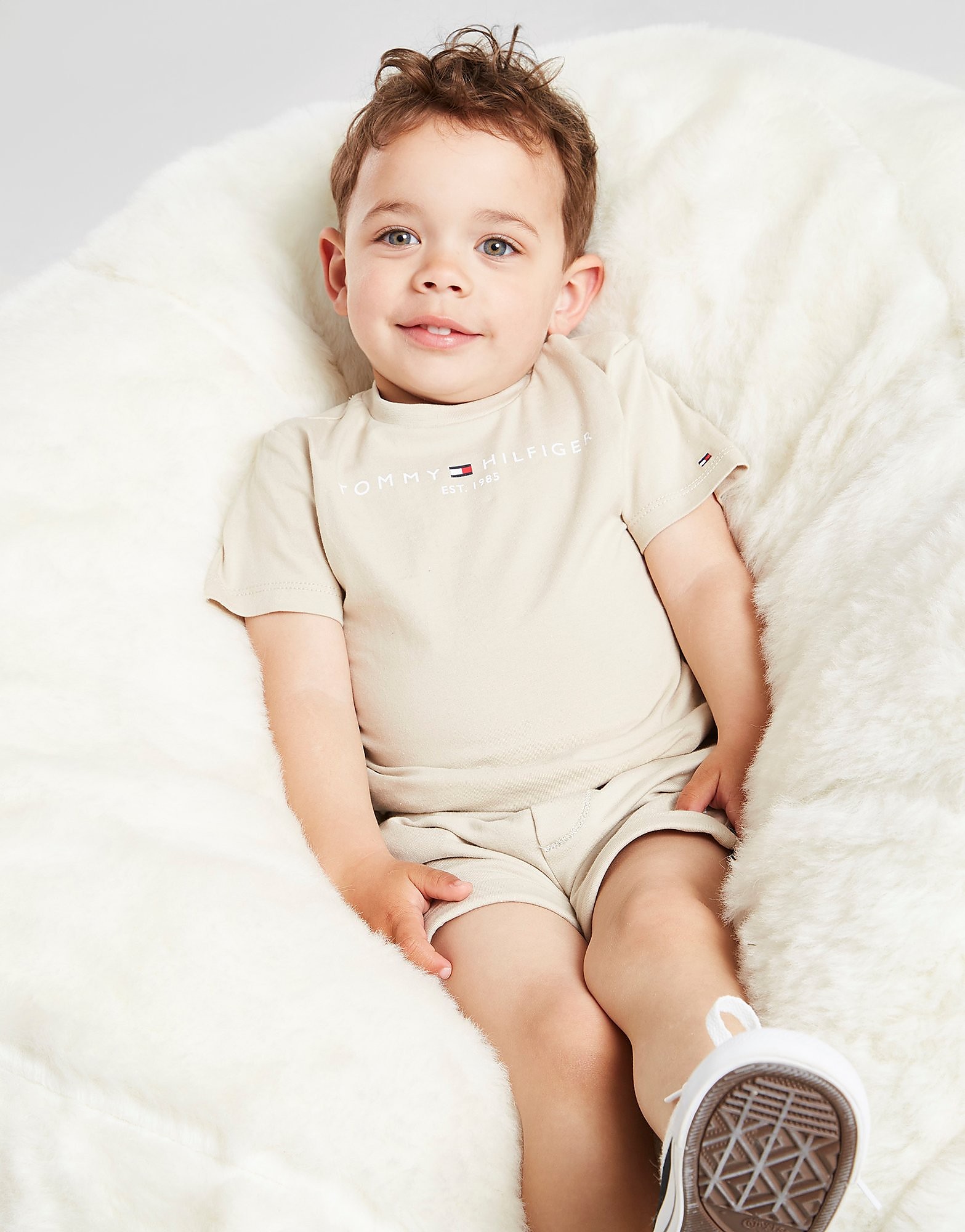 

Tommy Hilfiger Essential T-Shirt/Shorts Set Infant - Brown/BEIGE/WH - Kids, Brown/BEIGE/WH