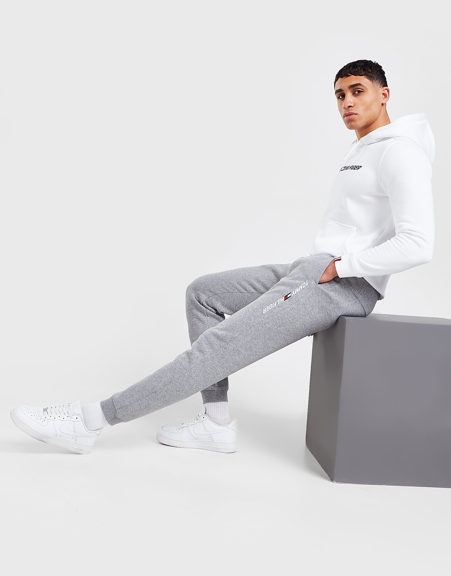 

Tommy Hilfiger Linear Logo Joggers - Only at JD - Grey - Mens, Grey