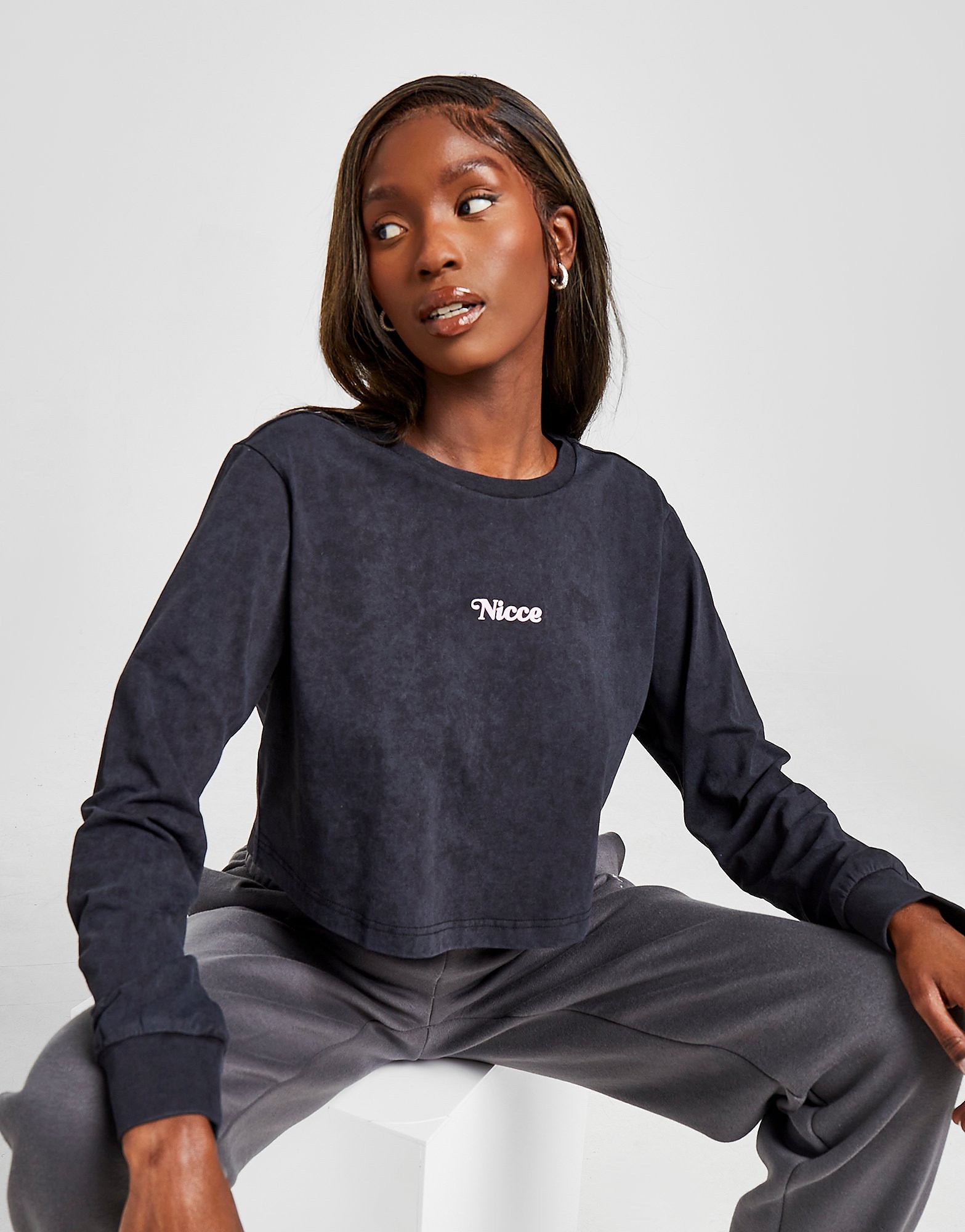

Nicce Signature Logo Long Sleeve Crop T-Shirt - Grey - Womens, Grey