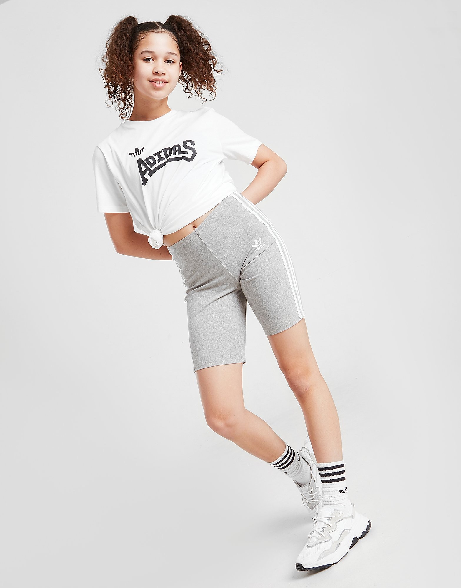 

adidas Originals Girls' 3-Stripes Trefoil Cycle Shorts Junior - Medium Grey Heather / White - Kids, Medium Grey Heather / White
