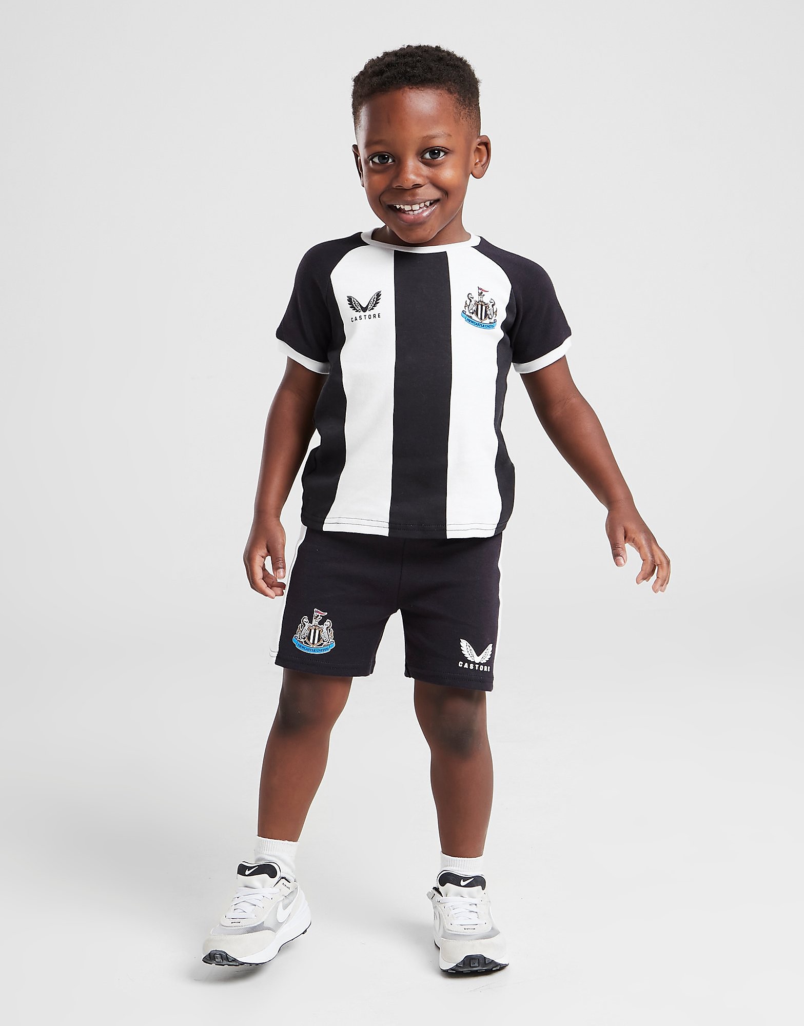 

Castore Newcastle United FC 2021/22 Home Kit Infant - Black/White - Kids, Black/White