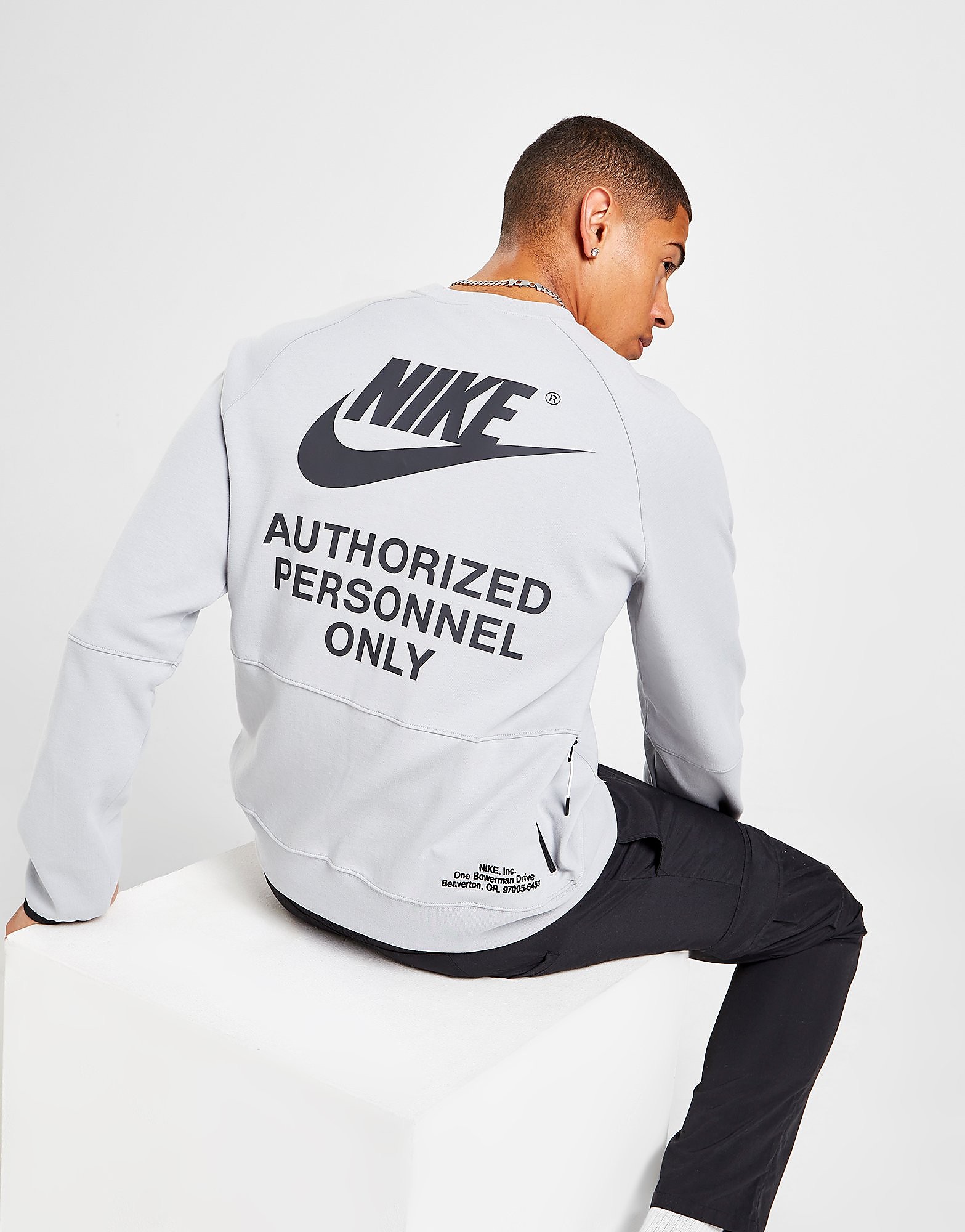 

Nike Sportswear Graphic Crew - Grey - Mens, Grey