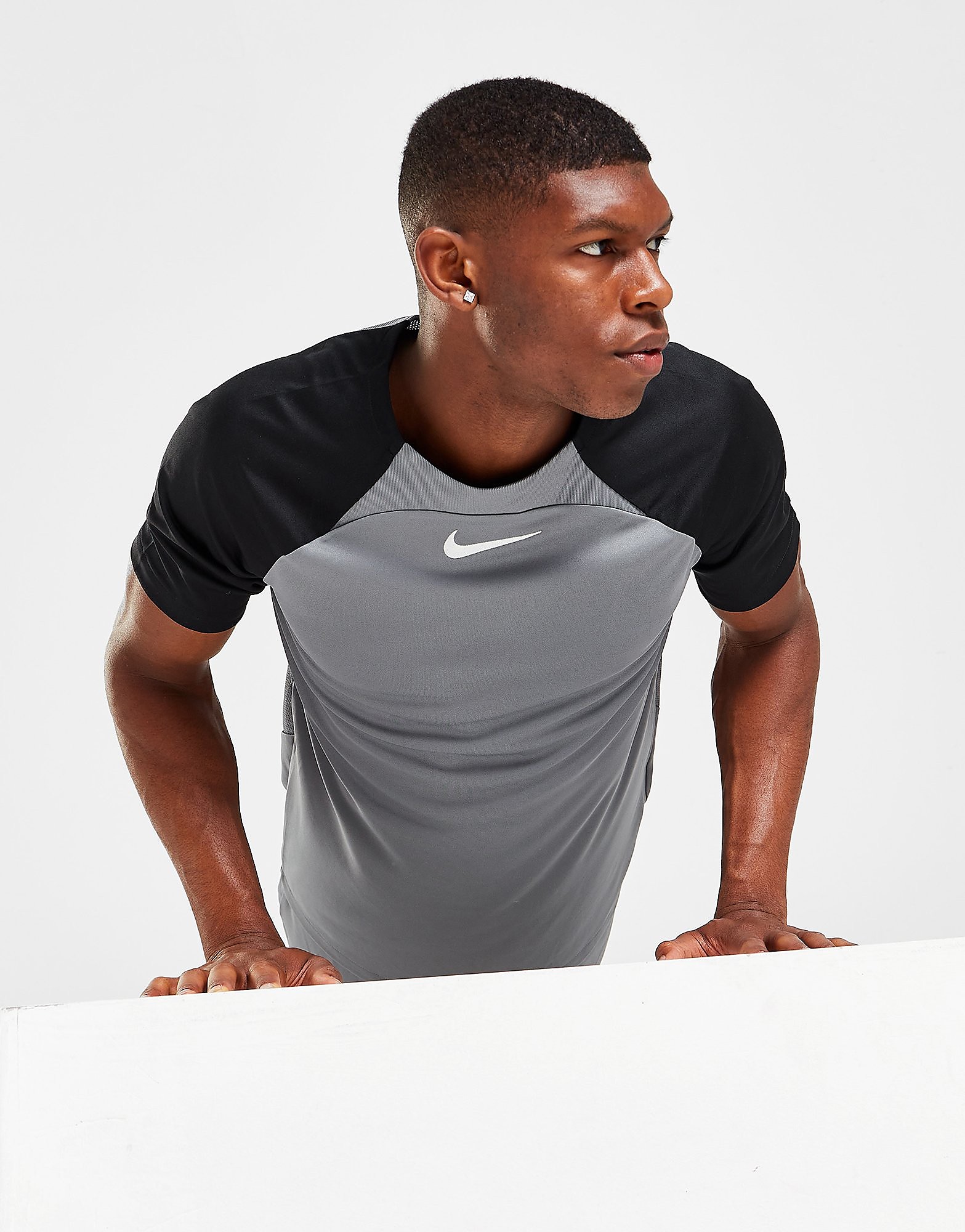 Nike Academy Pro T-Shirt - Only at JD - Smoke Grey/Black/White/SMK/BLK - Mens, Smoke Grey/Black/White/SMK/BLK