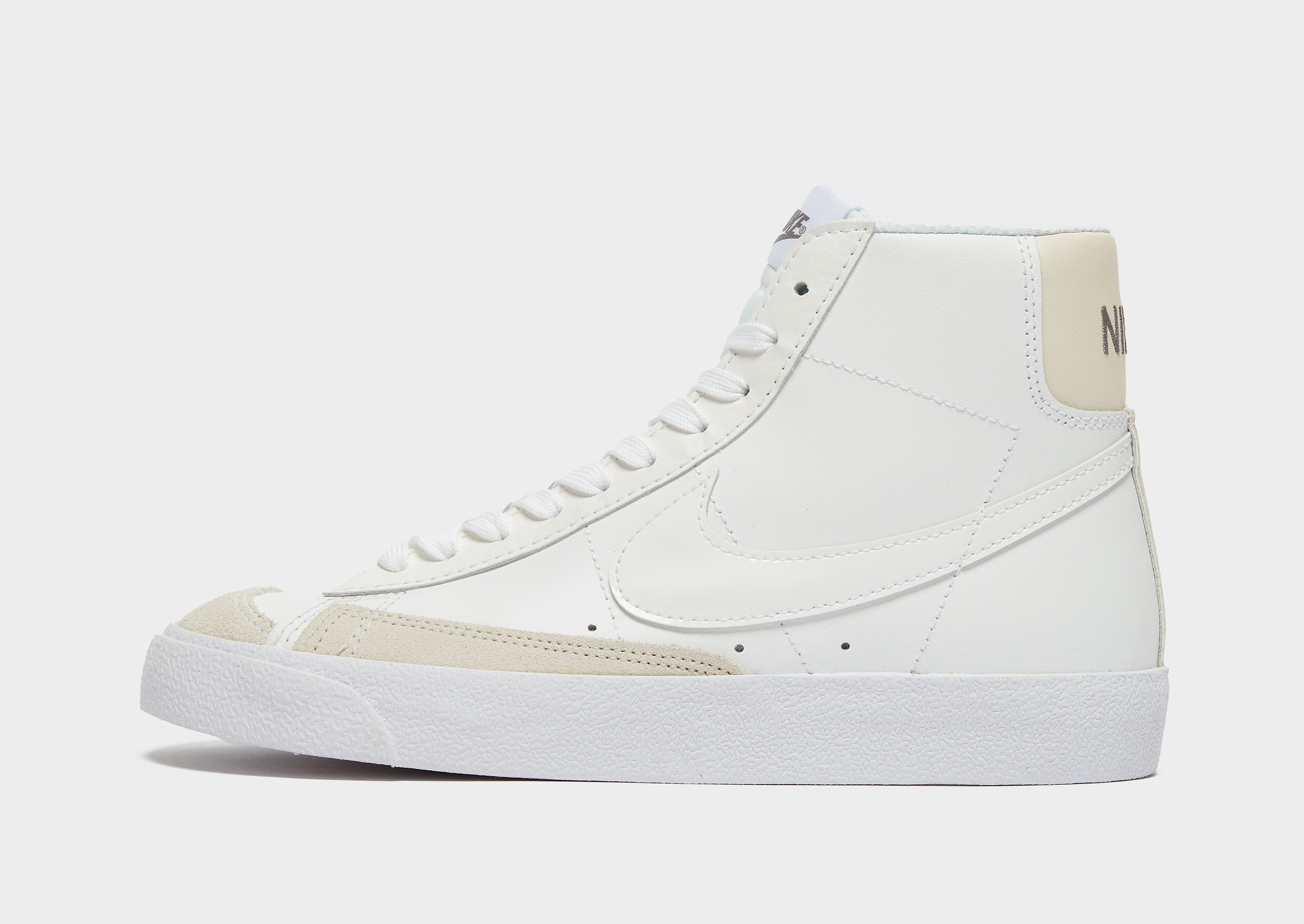 

Nike Blazer Mid '77 Junior - Summit White/Light Orewood Brown/White/Clear/S'WHT/ORE - Kids, Summit White/Light Orewood Brown/White/Clear/S'WHT/ORE