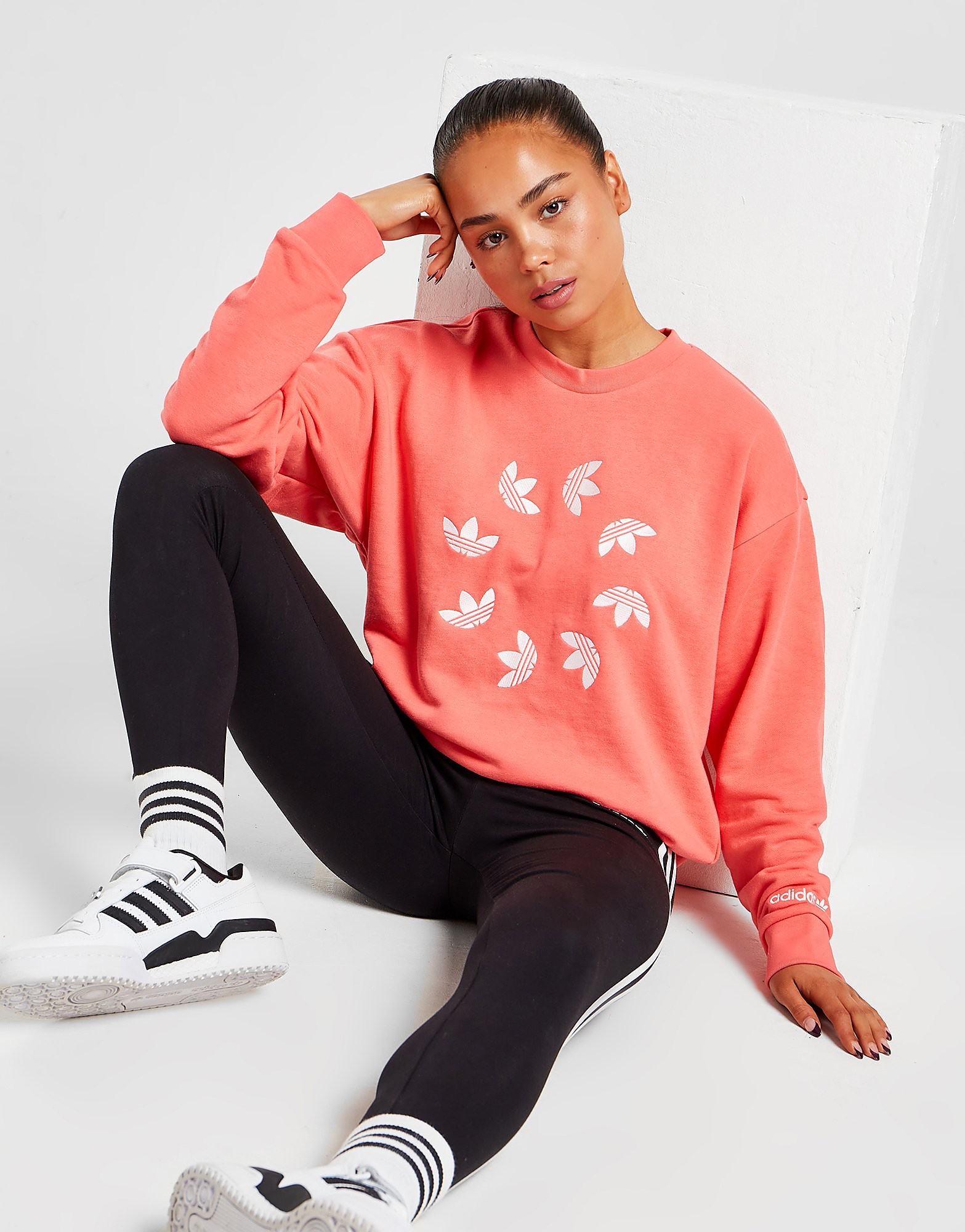 

adidas Originals Circle Trefoil Crew Sweatshirt - Only at JD - Pink - Womens, Pink