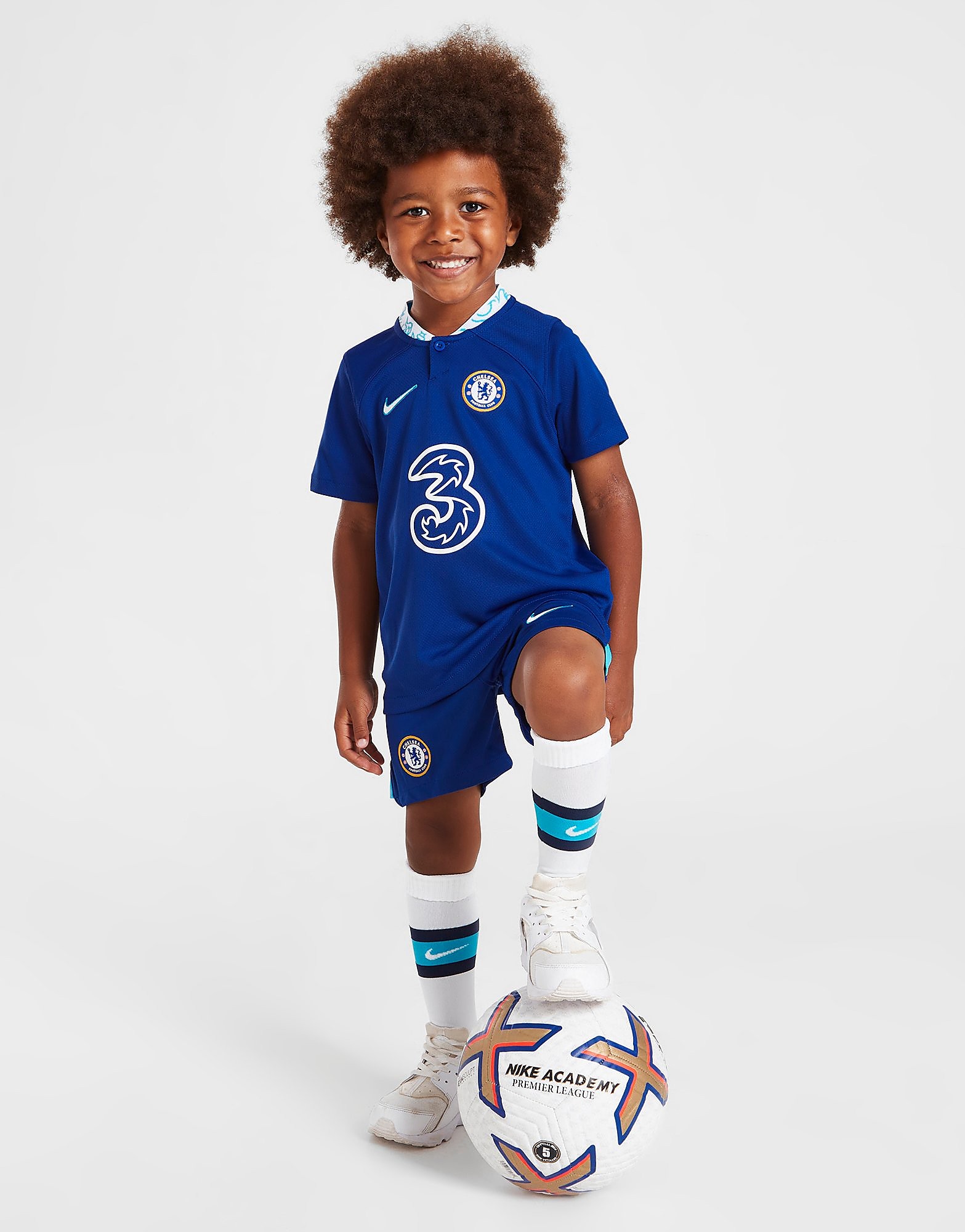 

Nike Chelsea FC 2022/23 Home Kit Children - Rush Blue/Chlorine Blue/White - Kids, Rush Blue/Chlorine Blue/White