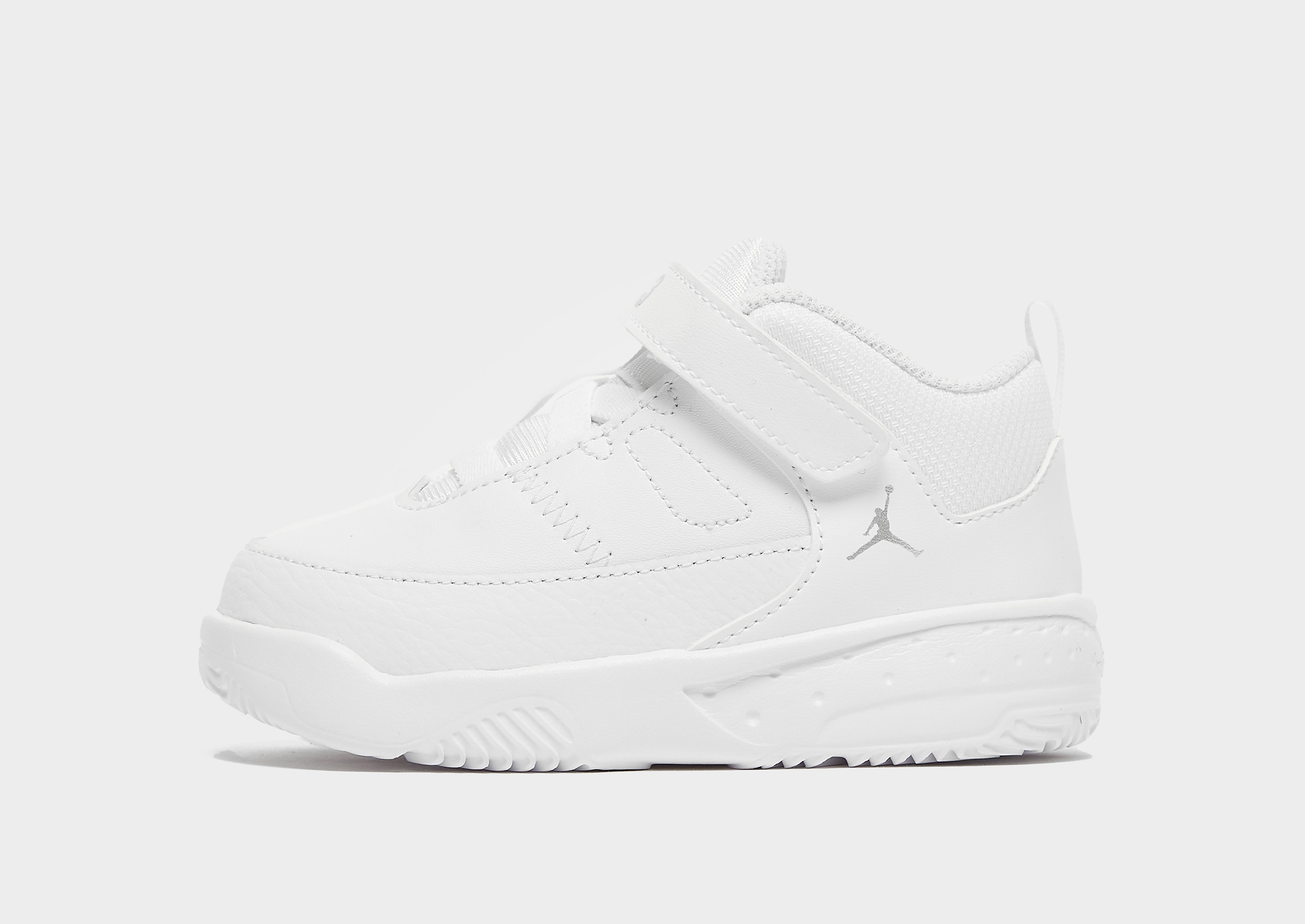 

Jordan Max Aura 3 Infant - White/White/Metallic Silver - Kids, White/White/Metallic Silver