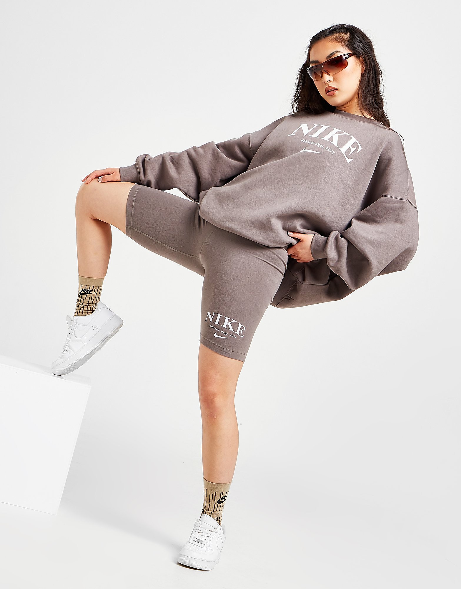 

Nike Varsity Cycle Shorts - Cave Stone/White - Womens, Cave Stone/White