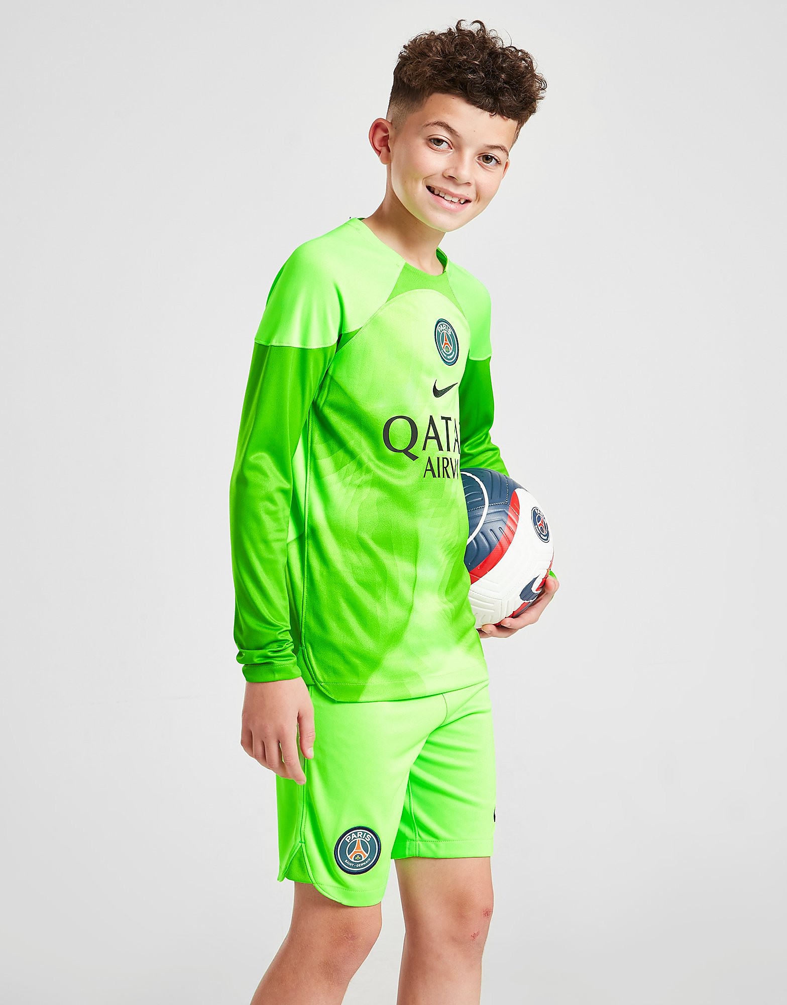 

Nike Paris Saint Germain 22/23 GK Home Shorts Junior - Green Strike/Mean Green/Black - Kids, Green Strike/Mean Green/Black