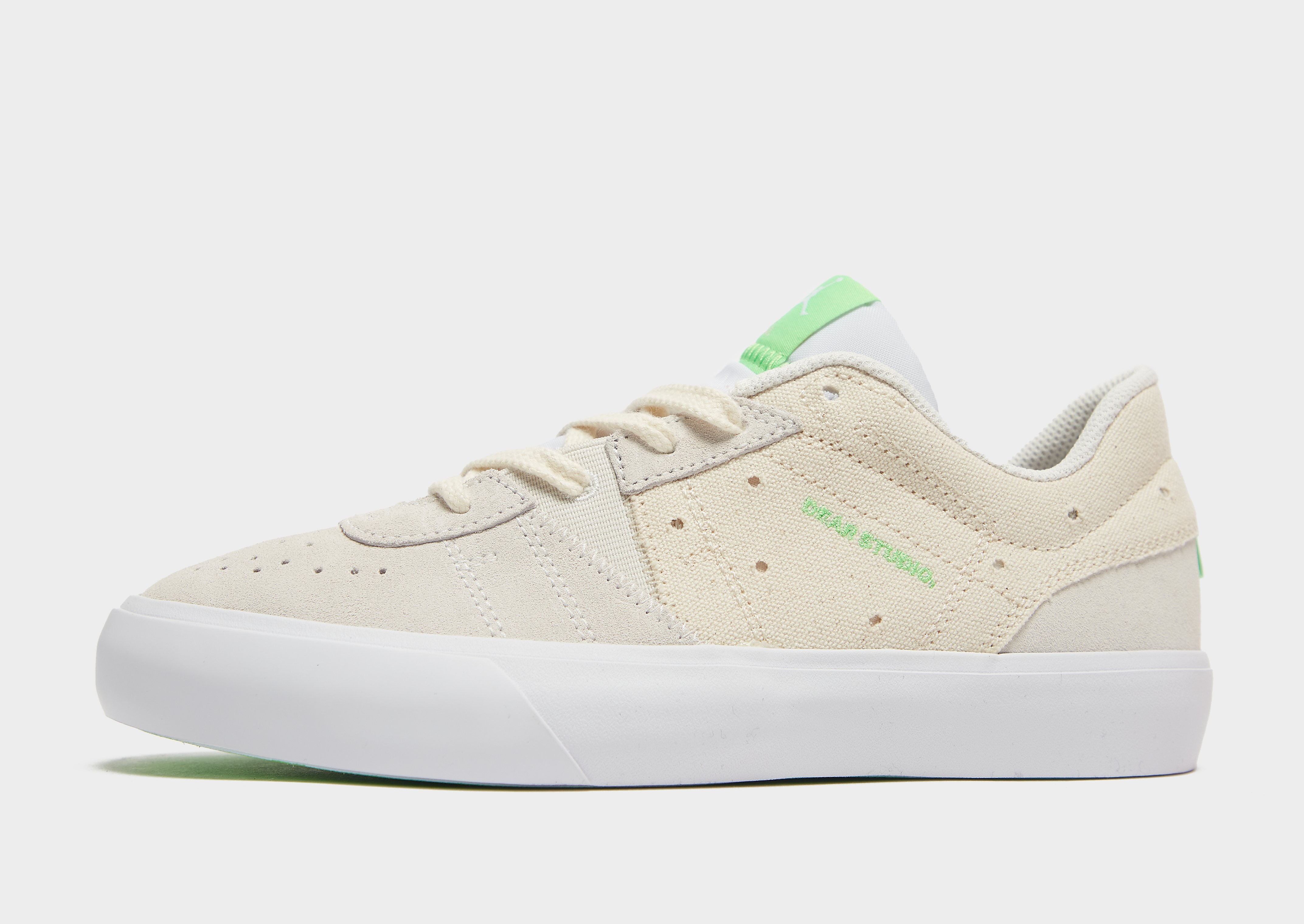

Jordan Series .05 Women's - White/Green Strike/Iris Whisper/Phantom, White/Green Strike/Iris Whisper/Phantom