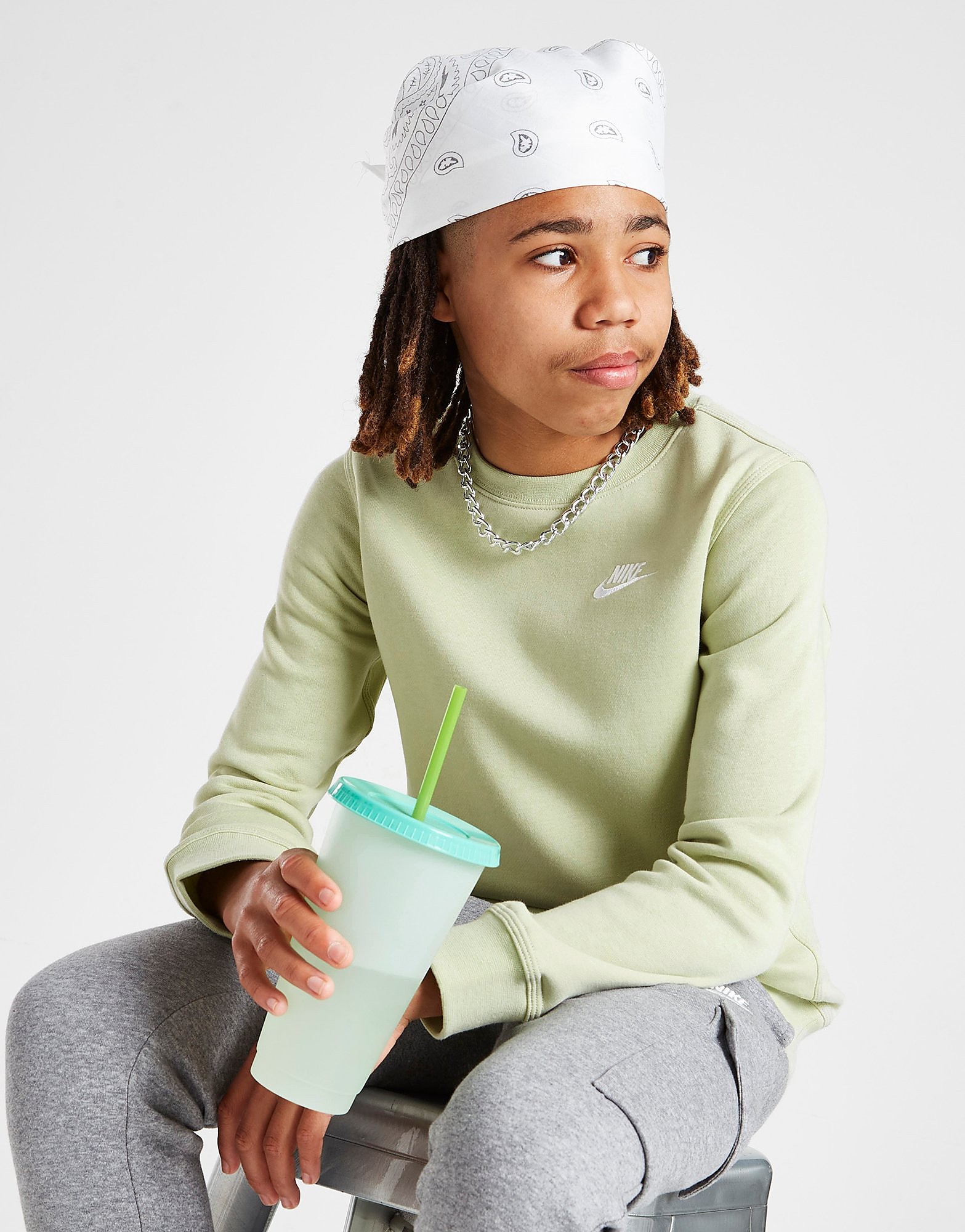 

Nike Sportswear Club Fleece Crew Sweatshirt Junior - Olive Aura/White - Kids, Olive Aura/White