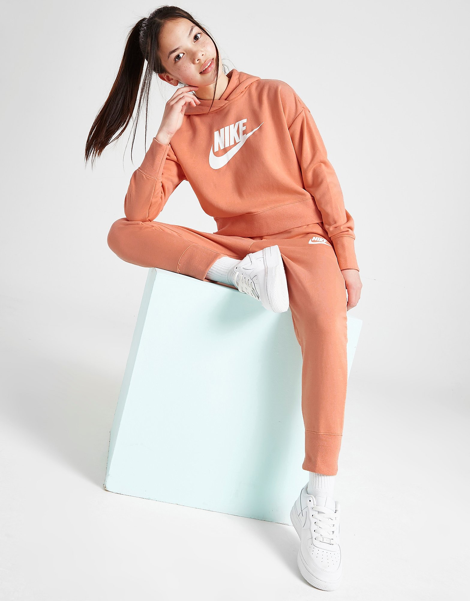 

Nike Girls' Club French Terry Crop Hoodie Junior - Light Madder Root/White - Kids, Light Madder Root/White