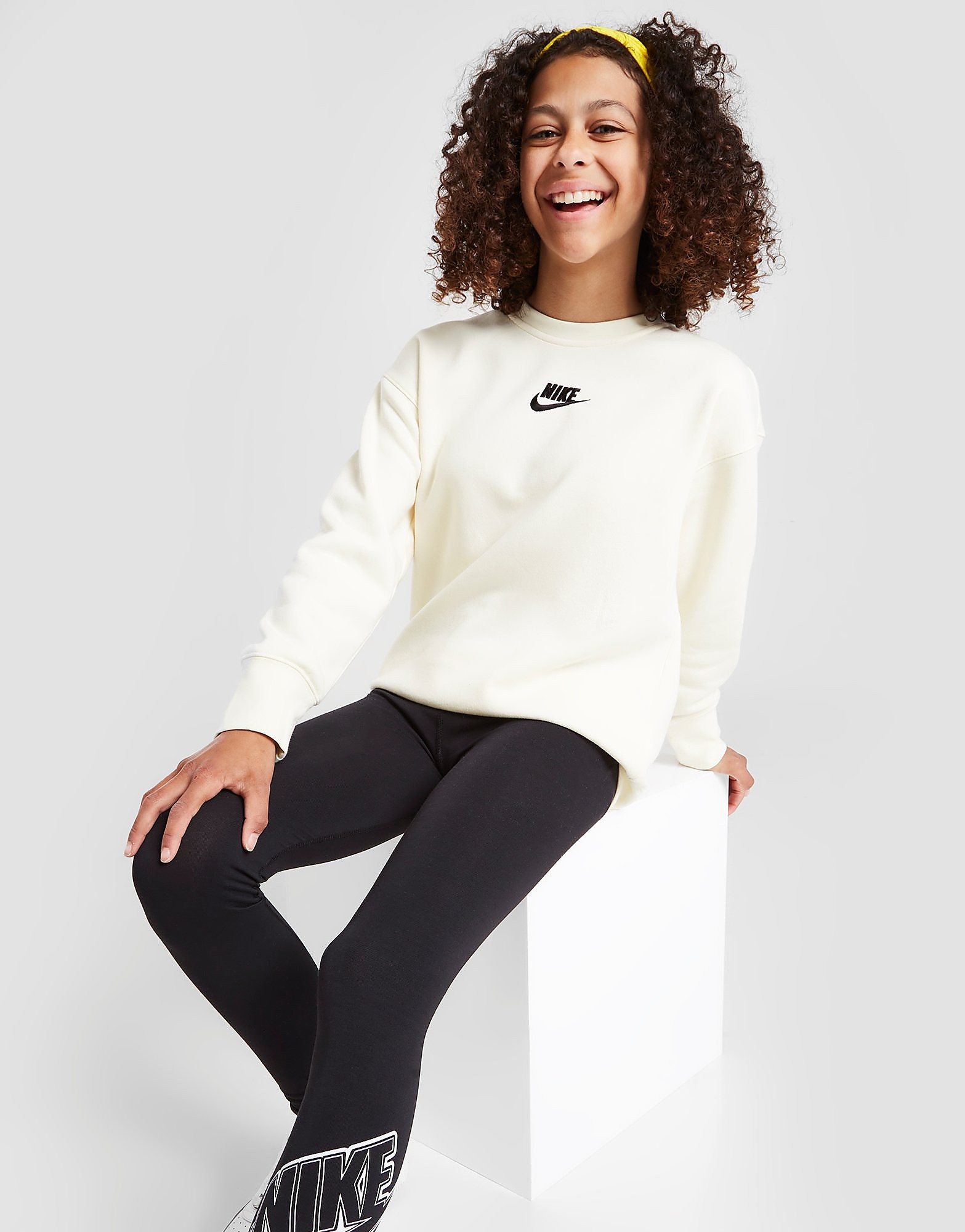 

Nike Girls' Club Fleece Crew Sweatshirt Junior - Coconut Milk/Black - Kids, Coconut Milk/Black