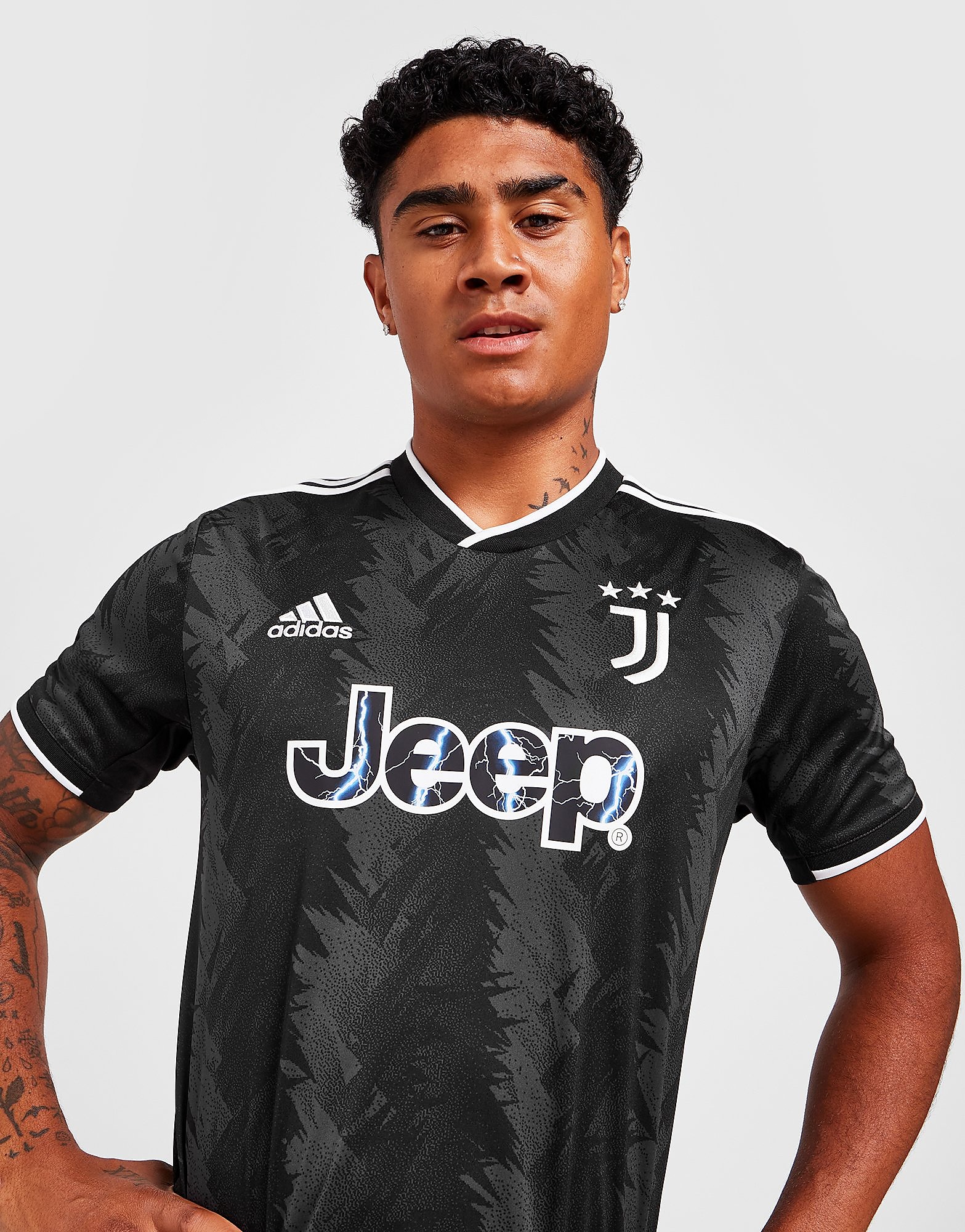 

adidas Juventus 2022/23 Away Shirt - Black / White / Carbon - Mens, Black / White / Carbon