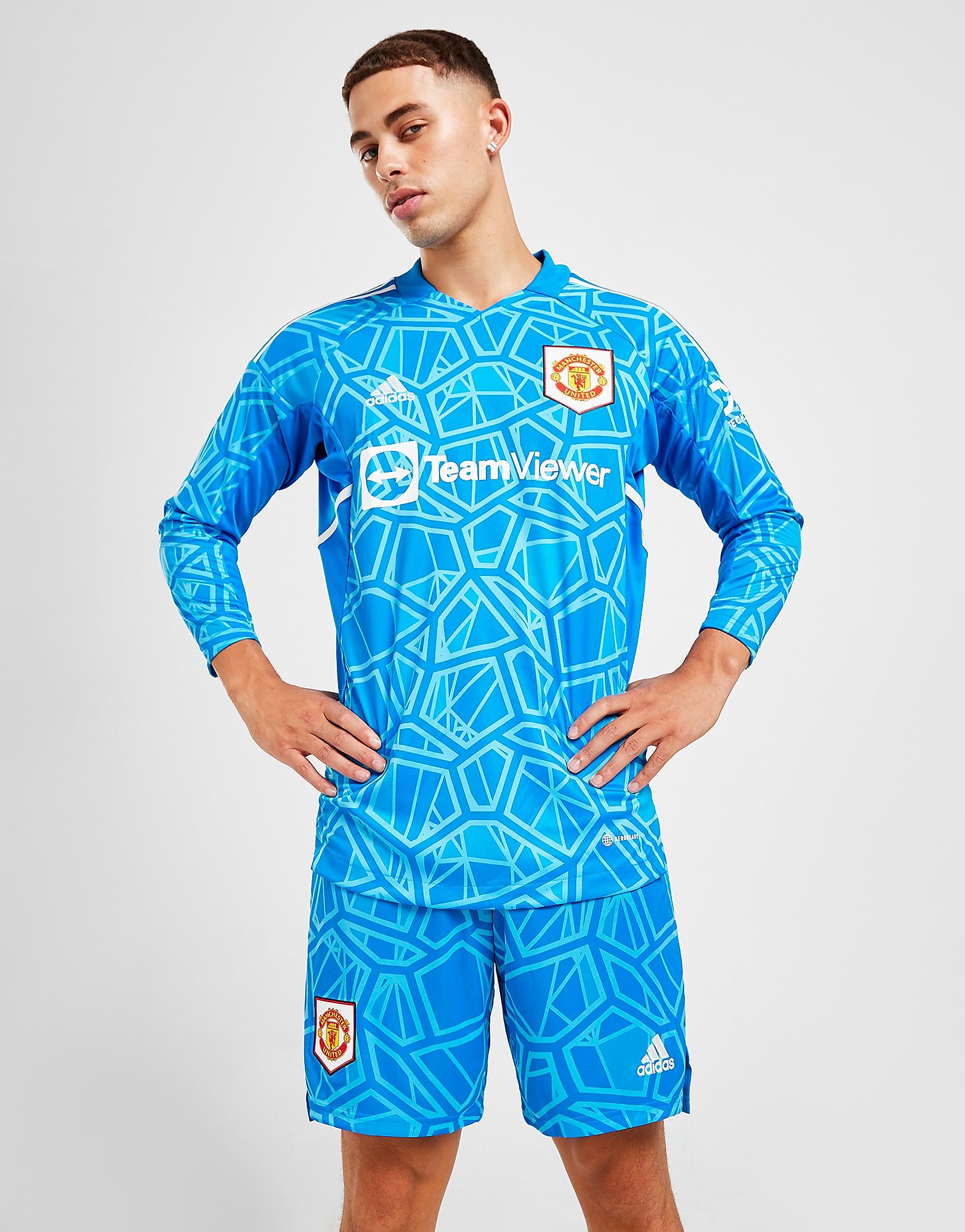 

adidas Manchester United 2022/23 Goalkeeper Home Shorts - Blue Rush - Mens, Blue Rush