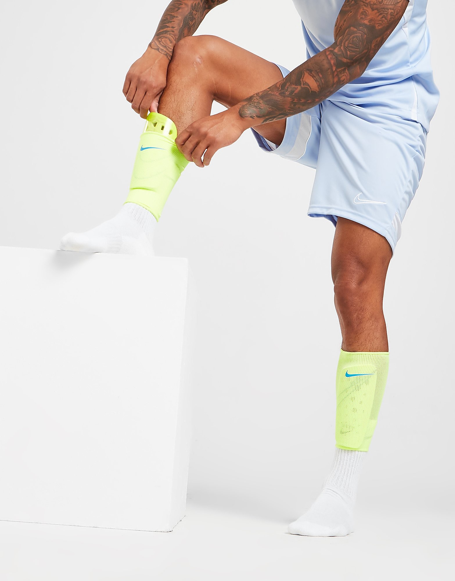 

Nike Mercurial Lite Shin Guards - Yellow/VOLT - Womens, Yellow/VOLT