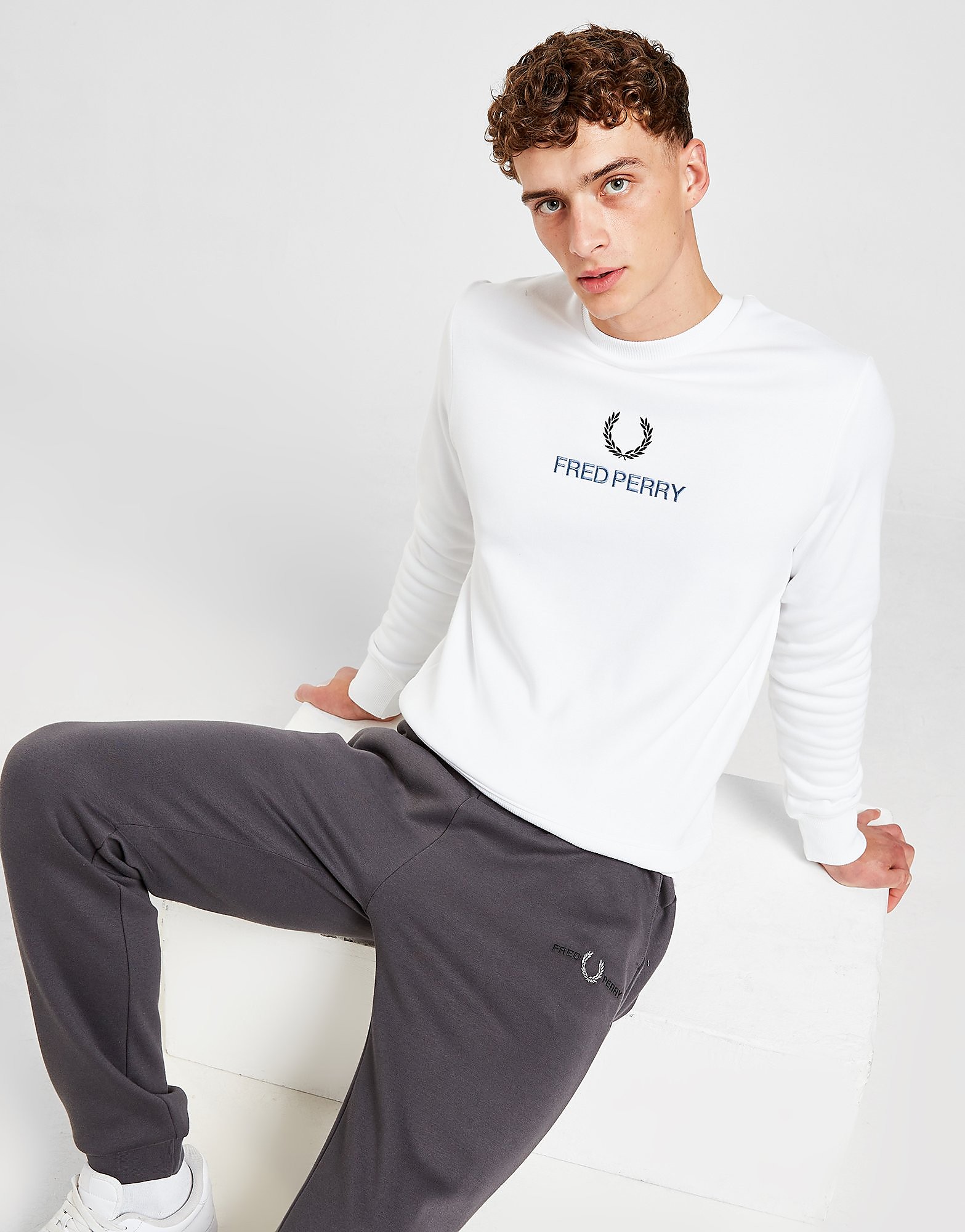 

Fred Perry Global Crew Sweatshirt - Only at JD - White - Mens, White