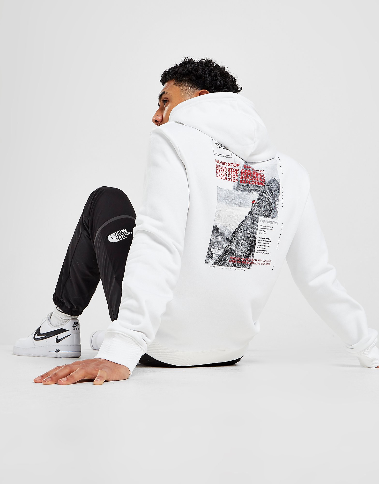 The North Face Mountain Collage Overhead Hoodie - Only at JD - White - Mens, White