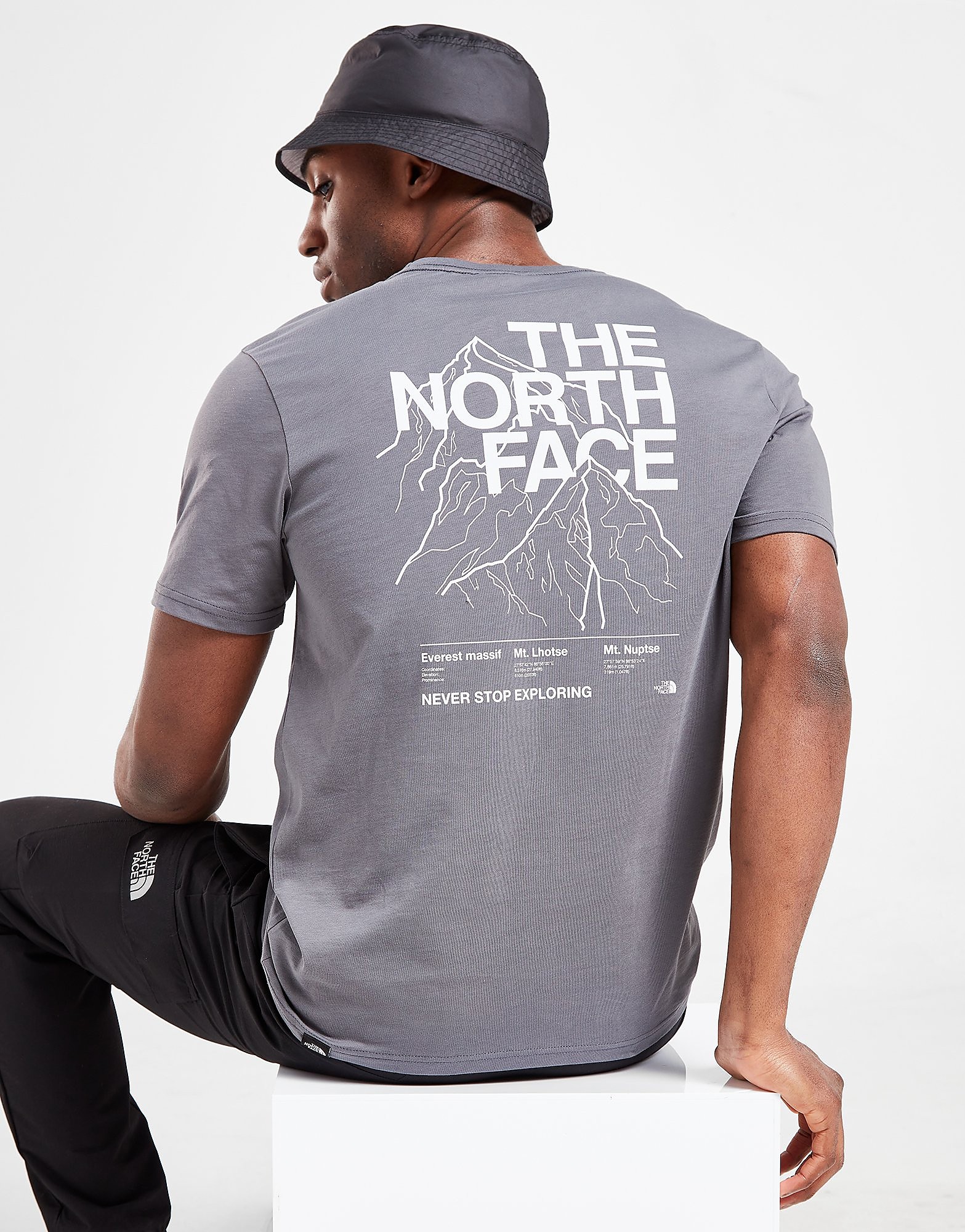 

The North Face Mountain Outline T-Shirt - Only at JD - Grey, Grey